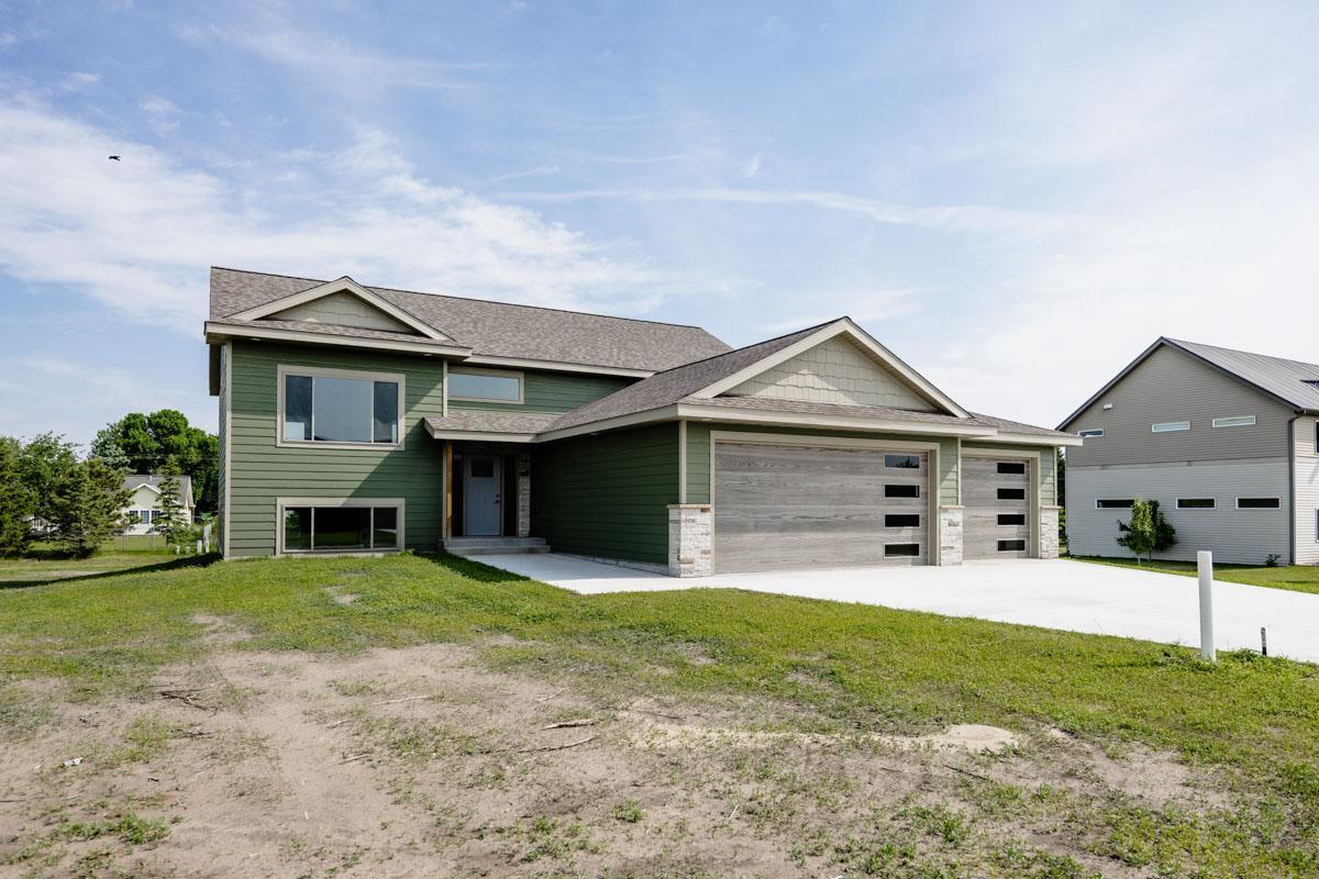 2024 single family home for sale at 656 Lake Forest Circle in Detroit Lakes, MN — 4 bed, 3 bath (photo 70 of 79)