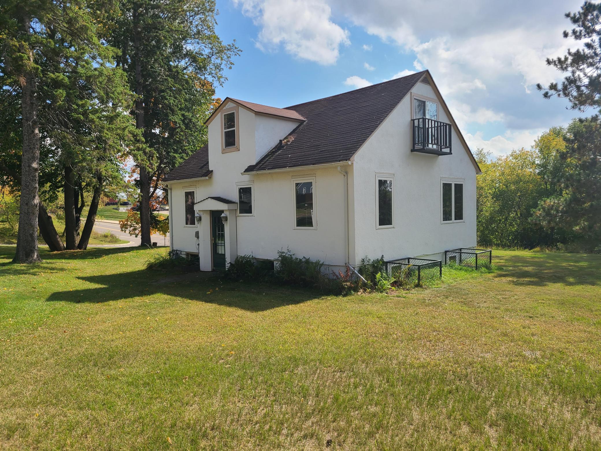 1939 single family home for sale at 103 SW 4th Street in Grand Rapids, MN — 3 bed, 2 bath (photo 7 of 38)