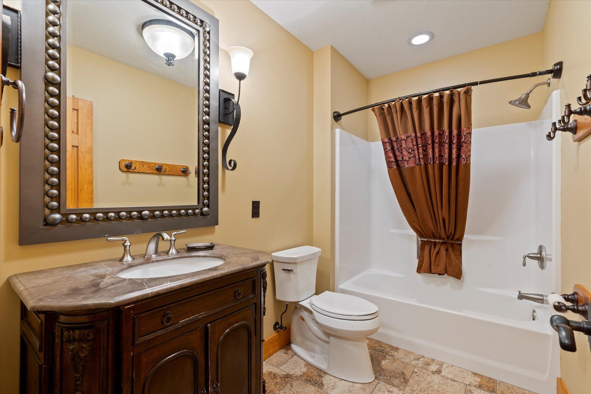 2014 single family home for sale at 11460 Lynn Boyd Way, Unit Cottage 1 Fraction 3 in Crosslake, MN — 4 bed, 4 bath (photo 12 of 33)