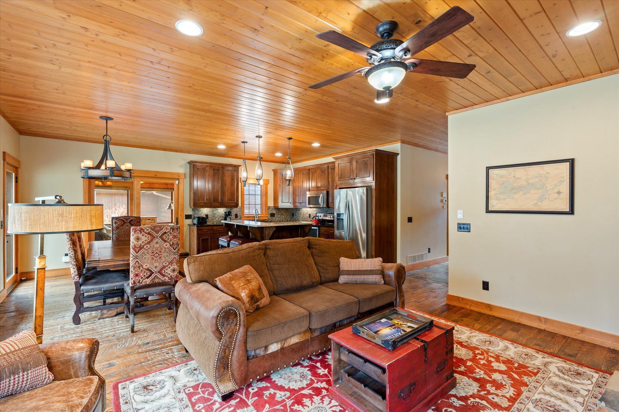 2014 single family home for sale at 11460 Lynn Boyd Way, Unit Cottage 1 Fraction 3 in Crosslake, MN — 4 bed, 4 bath (photo 4 of 33)