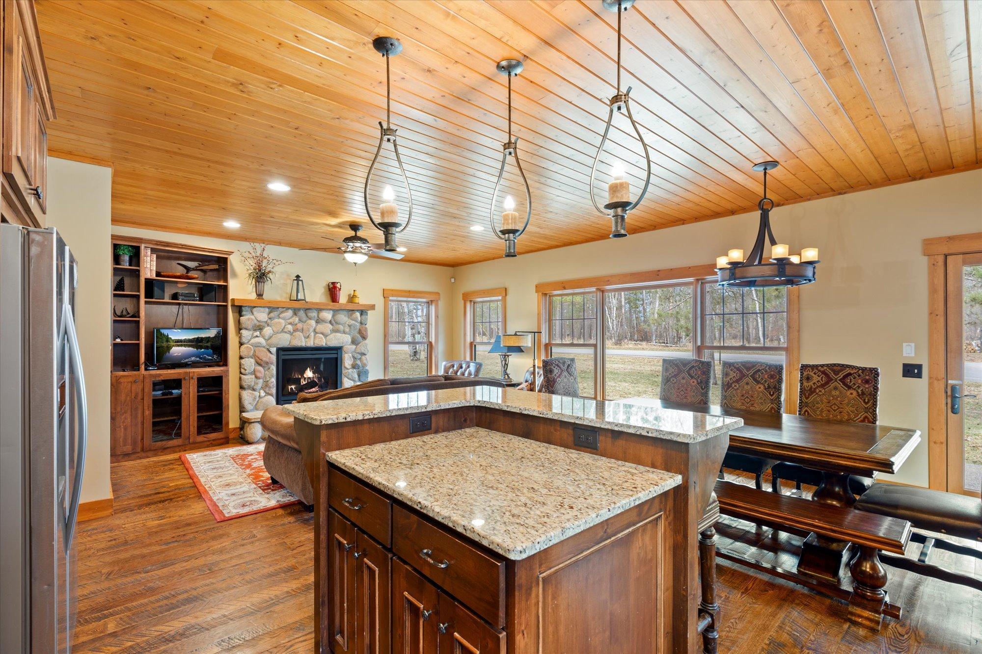 2014 single family home for sale at 11460 Lynn Boyd Way, Unit Cottage 1 Fraction 3 in Crosslake, MN — 4 bed, 4 bath (photo 6 of 33)