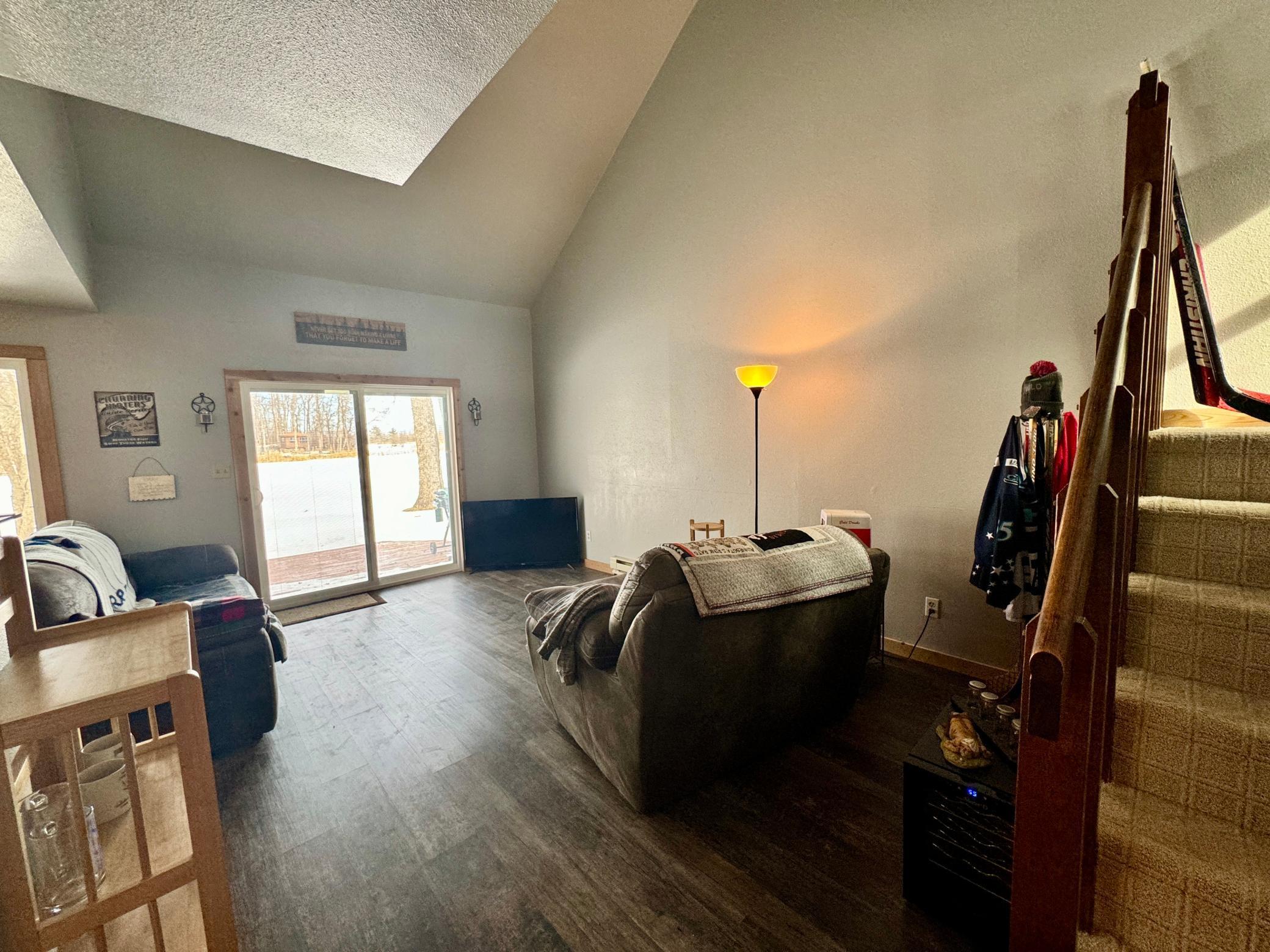 1978 single family home for sale at 37489 Elm Drive in Warroad, MN — 2 bed, 2 bath (photo 9 of 30)