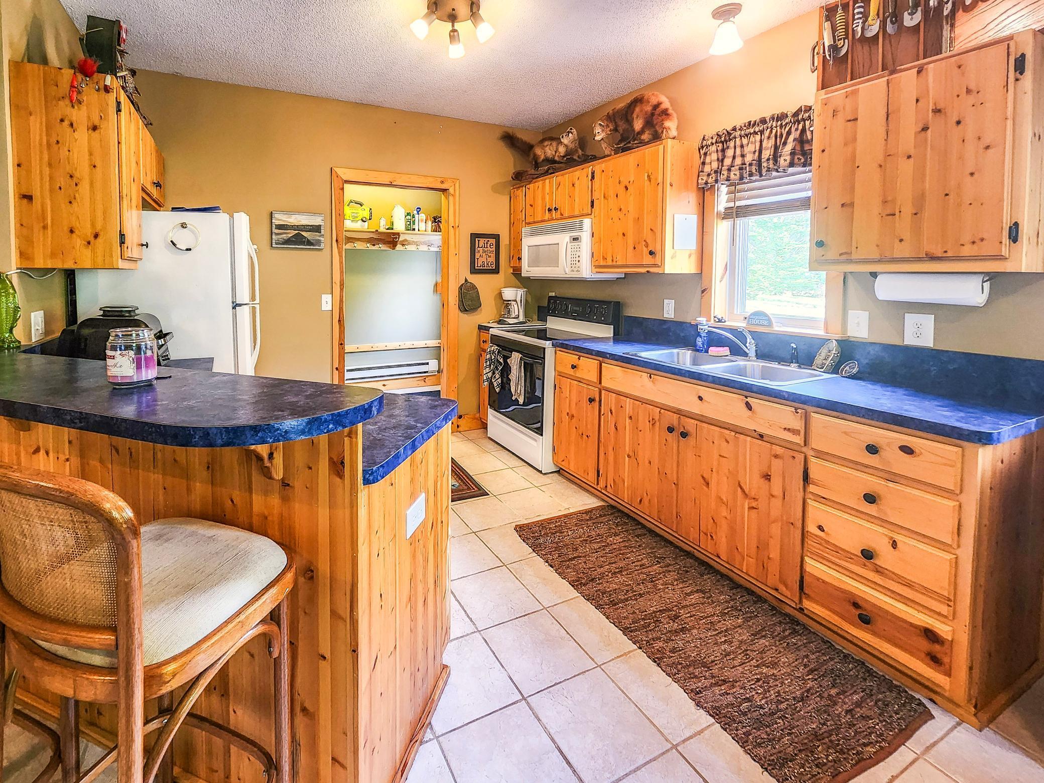 1999 single family home for sale at 10547 Vermeil Drive NE in Deer River, MN — 2 bed, 1 bath (photo 15 of 38)