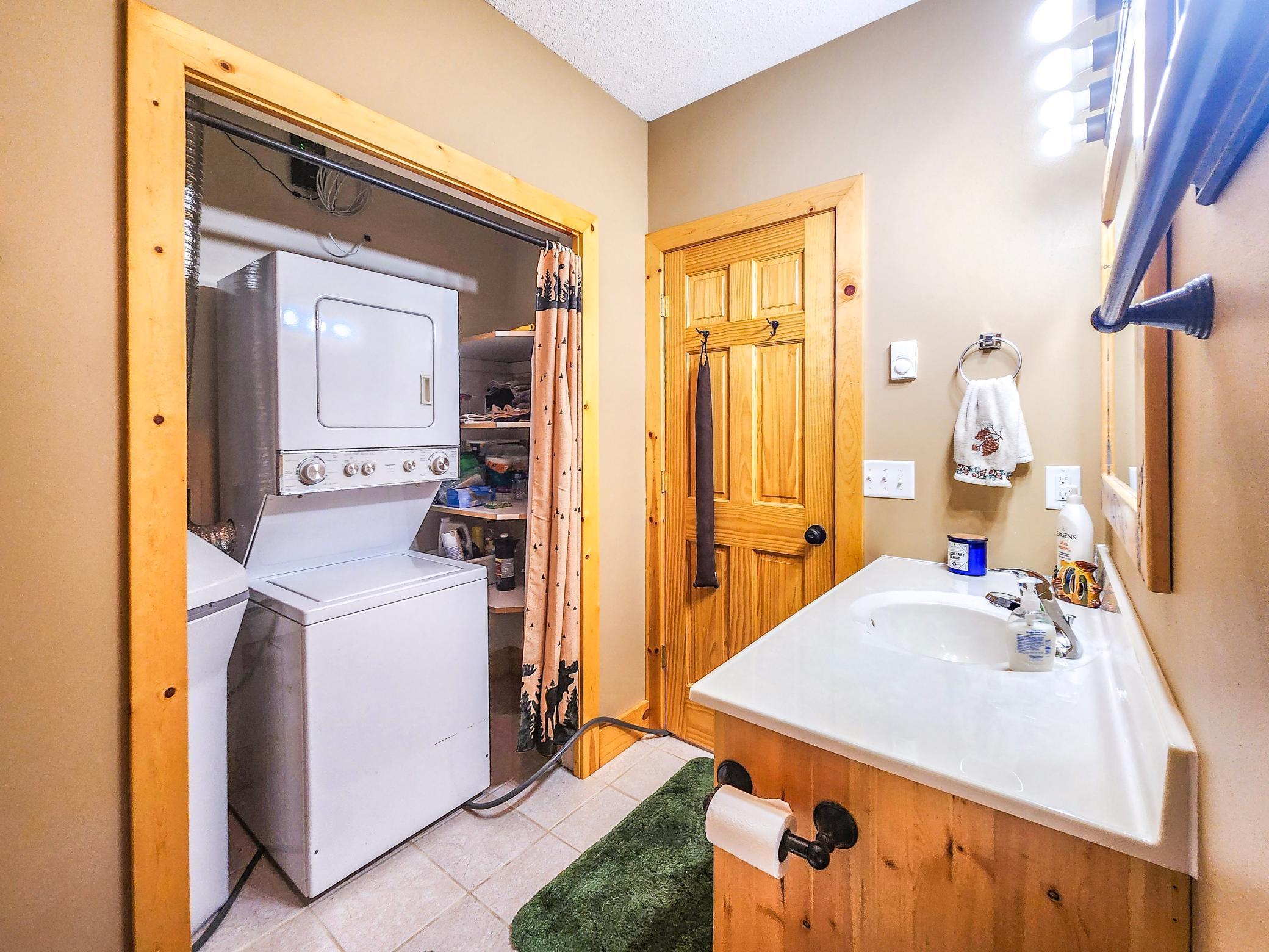 1999 single family home for sale at 10547 Vermeil Drive NE in Deer River, MN — 2 bed, 1 bath (photo 23 of 38)