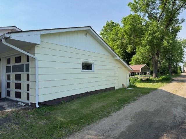 1972 single family home for sale at 206 3rd Street E in Brandon, MN — 3 bed, 2 bath (photo 3 of 21)