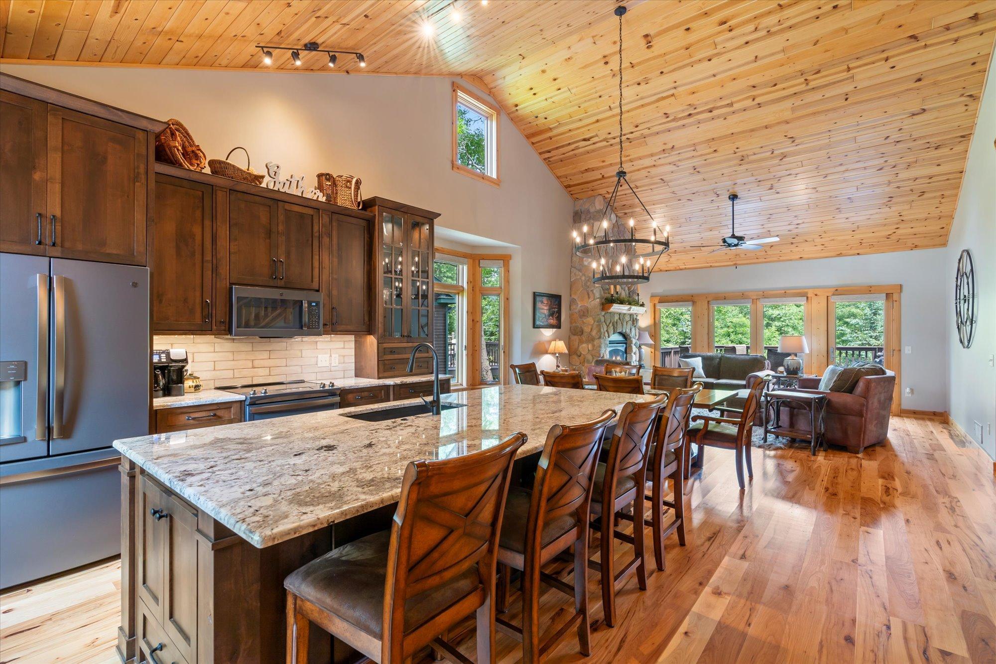 2005 townhouse for sale at 34792 E Shore Lane in Crosslake, MN — 3 bed, 3 bath (photo 7 of 39)
