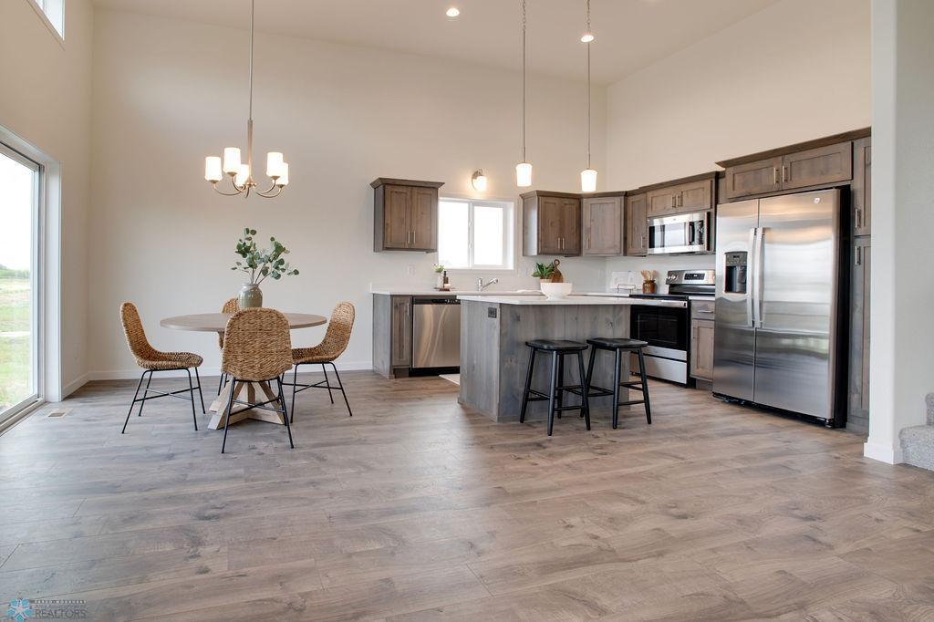 6847 Belding Drive S, Fargo ND 58104 - Photo 8 of 24
