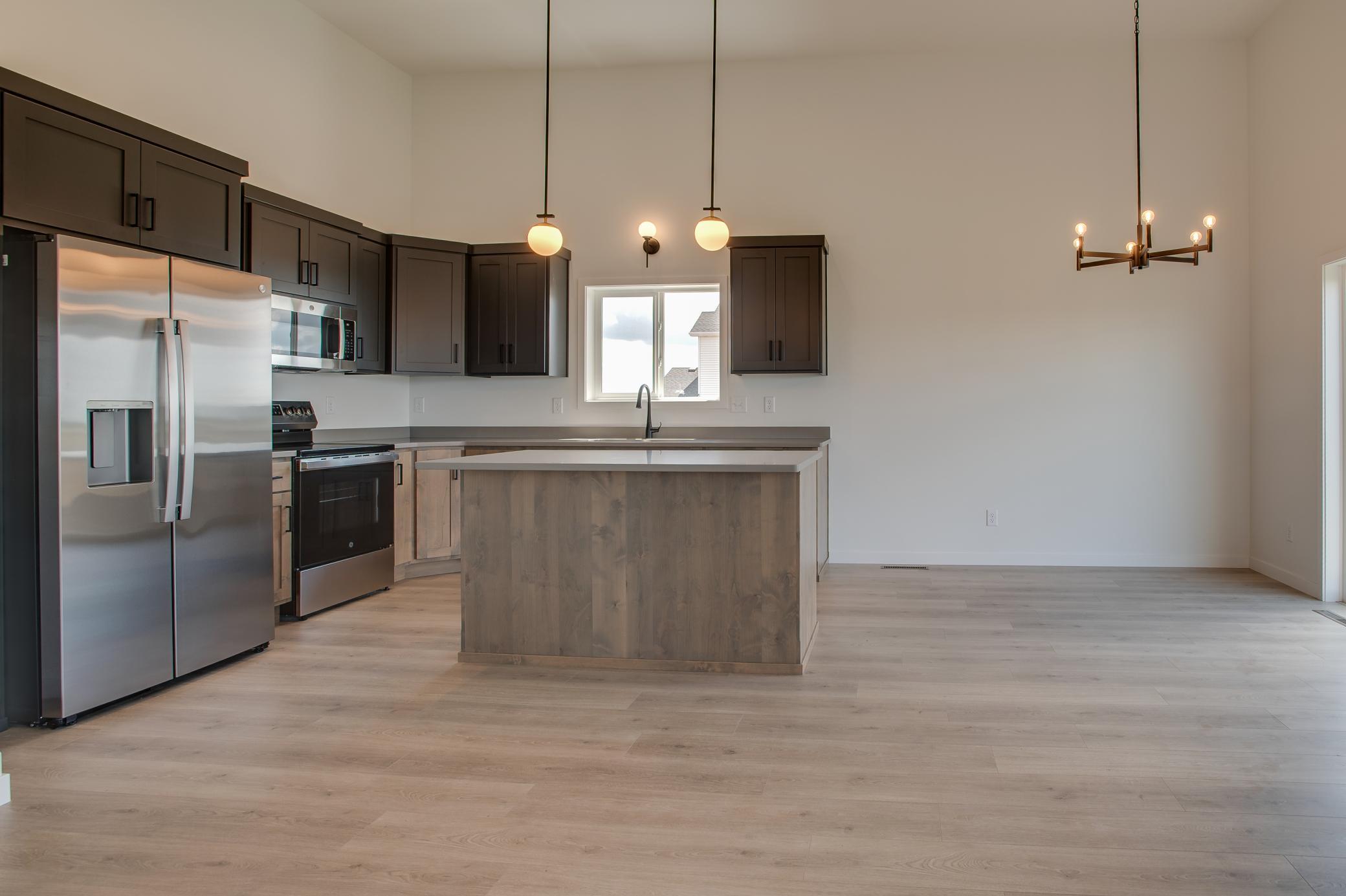 2025 single family home for sale at 6847 Belding Drive S in Fargo, ND — 3 bed, 3 bath (photo 12 of 33)