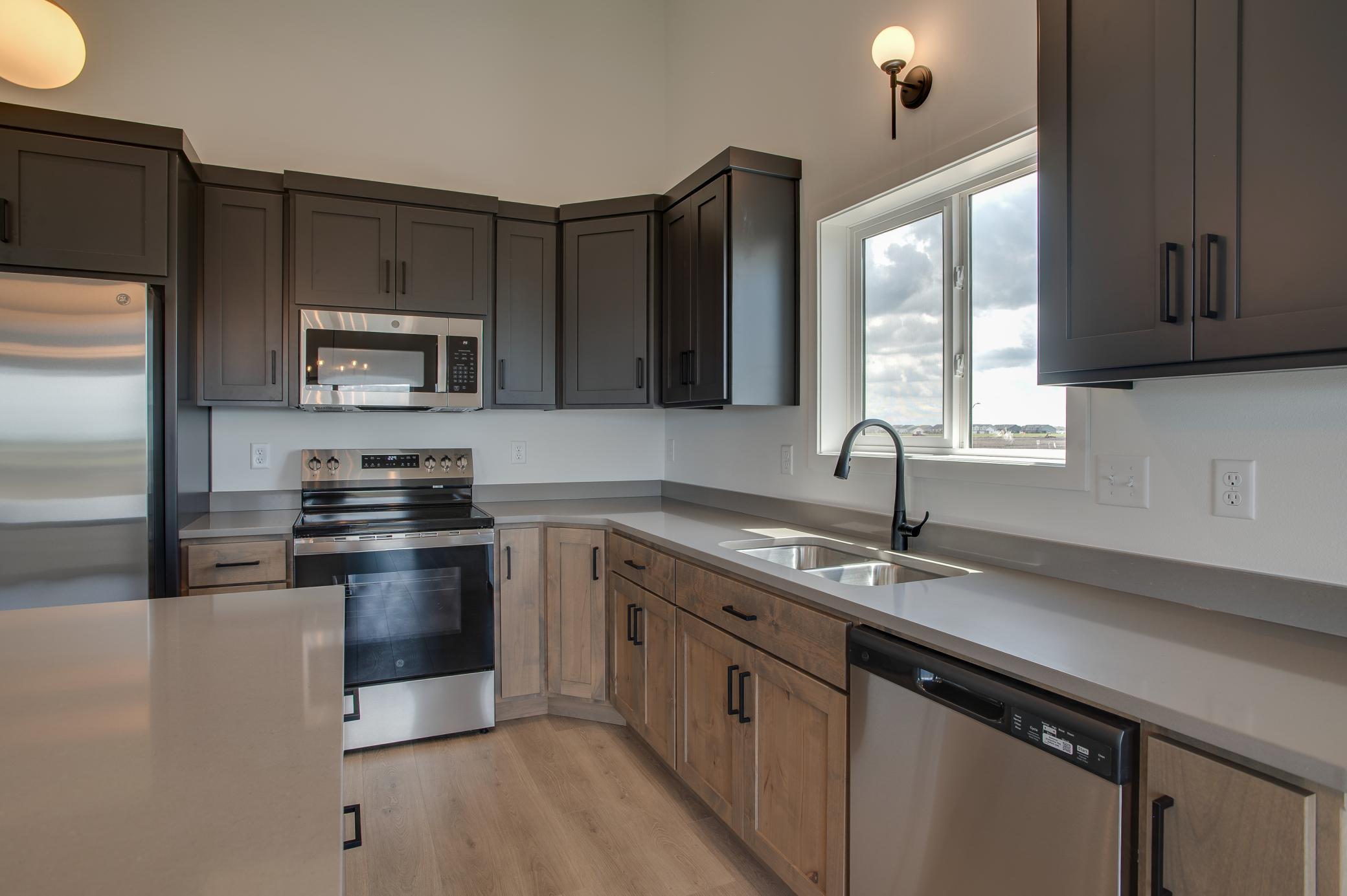 2025 single family home for sale at 6847 Belding Drive S in Fargo, ND — 3 bed, 3 bath (photo 14 of 33)