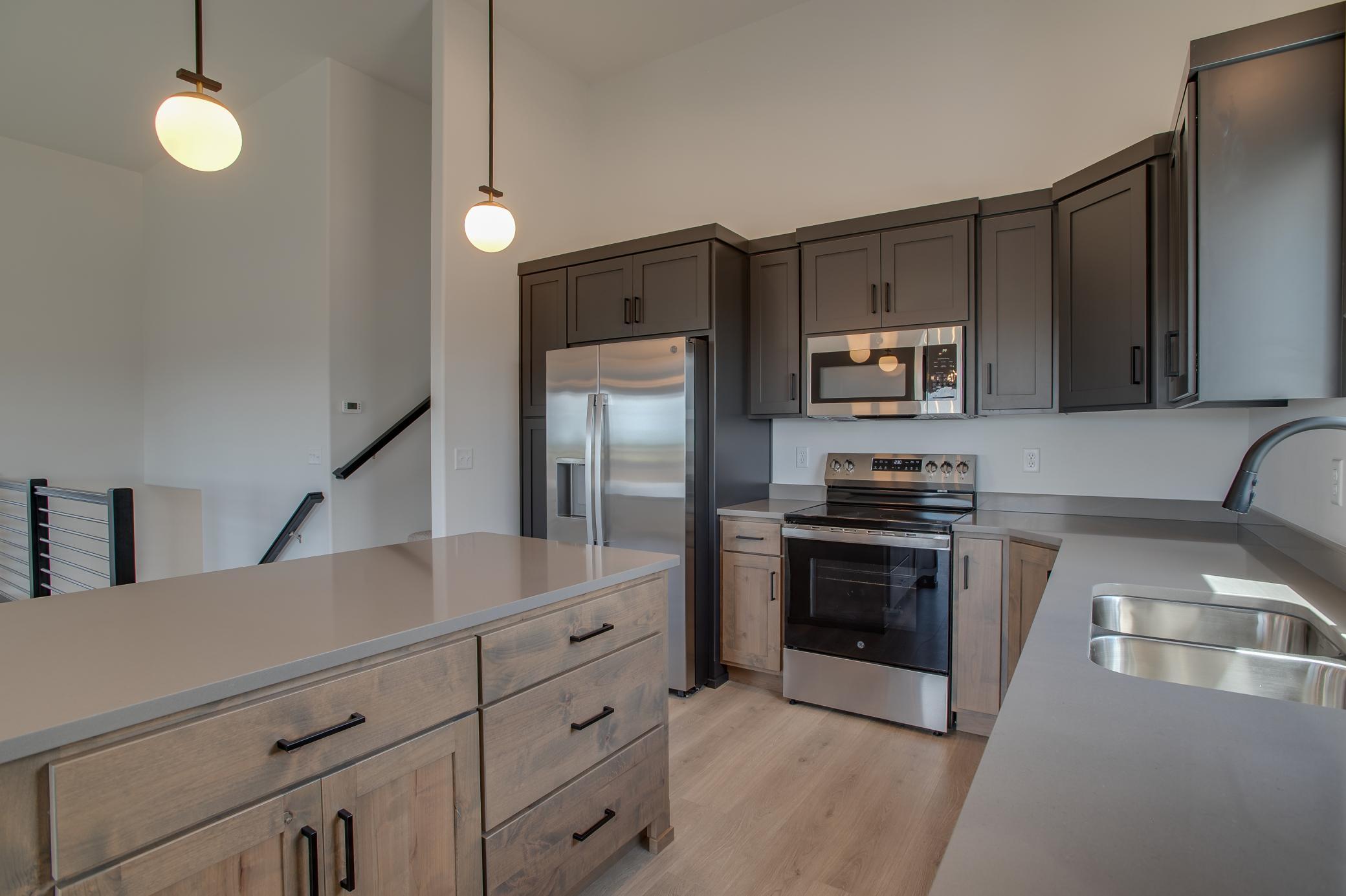 2025 single family home for sale at 6847 Belding Drive S in Fargo, ND — 3 bed, 3 bath (photo 15 of 33)