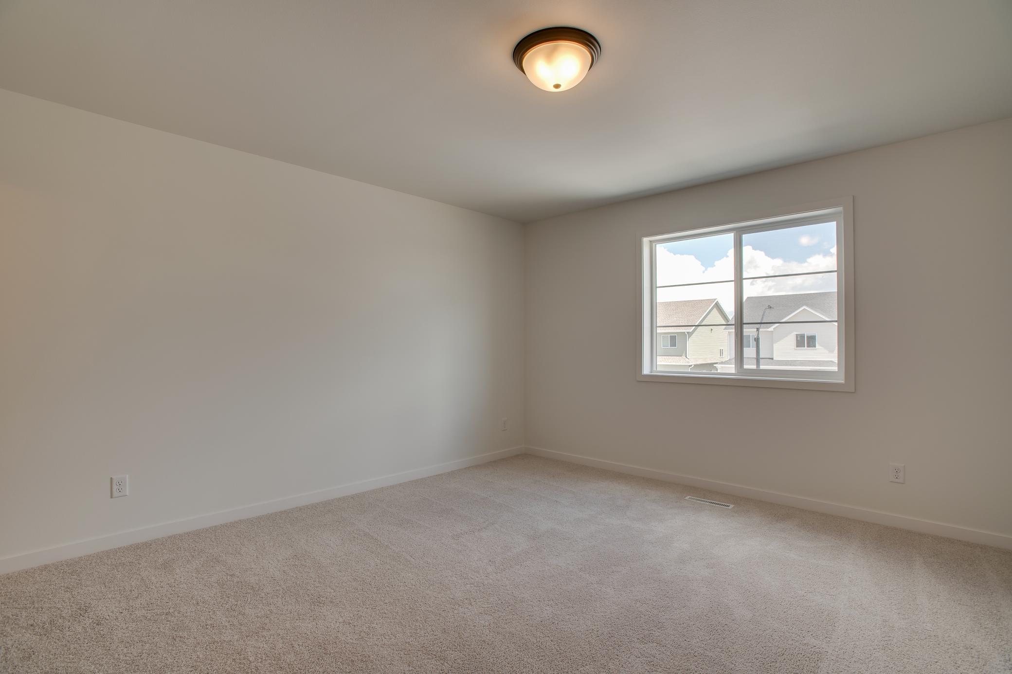 2025 single family home for sale at 6847 Belding Drive S in Fargo, ND — 3 bed, 3 bath (photo 18 of 33)