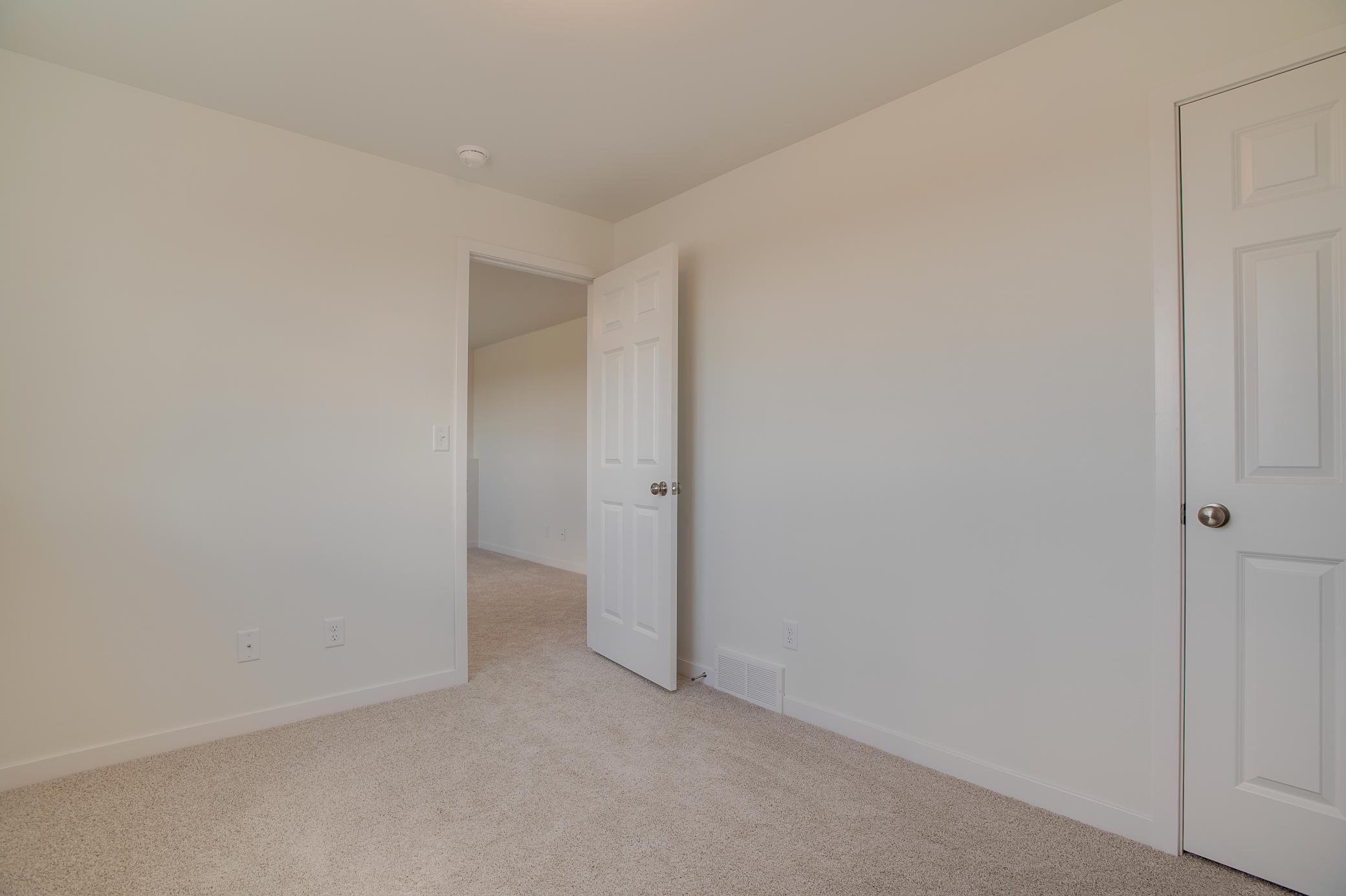 2025 single family home for sale at 6847 Belding Drive S in Fargo, ND — 3 bed, 3 bath (photo 30 of 33)