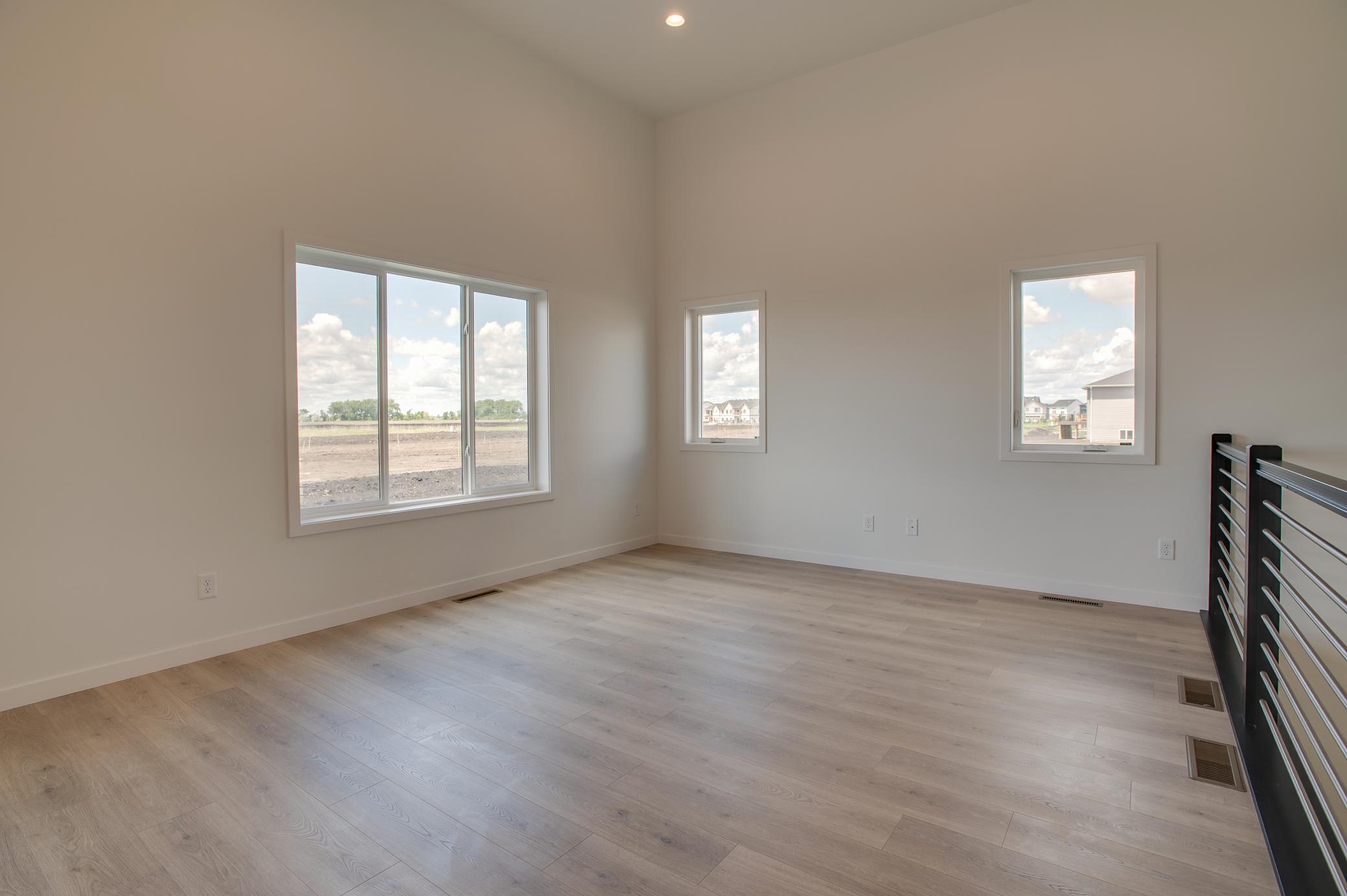 2025 single family home for sale at 6847 Belding Drive S in Fargo, ND — 3 bed, 3 bath (photo 8 of 33)