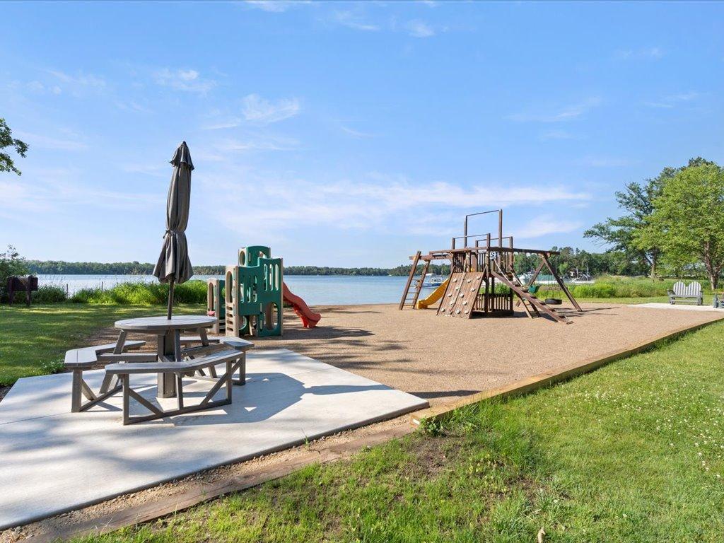 2000 single family home for sale at 15827 Wilderness Trail, Unit 30 in Crosslake, MN — 1 bed, 1 bath (photo 16 of 35)