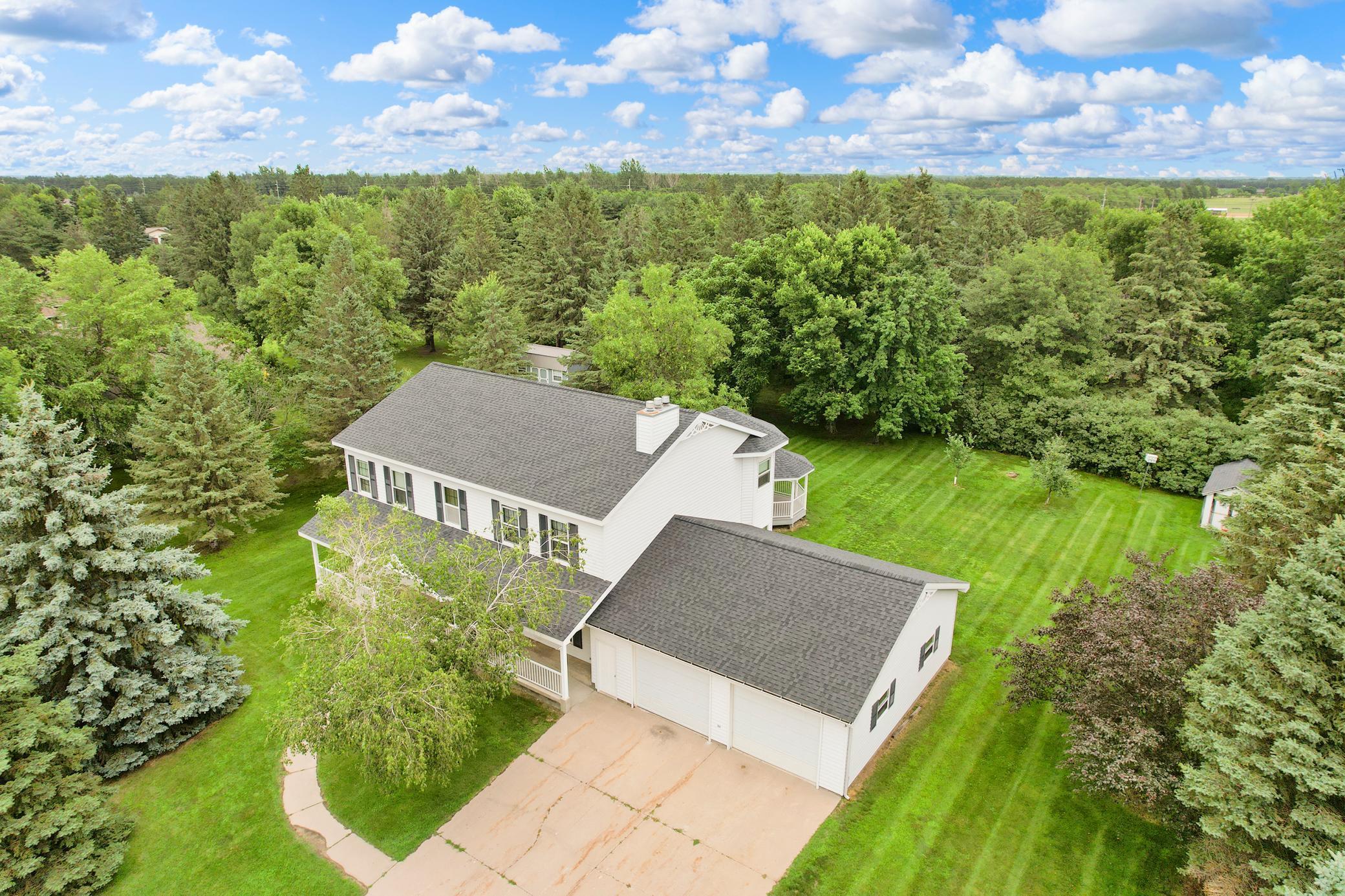 1993 single family home for sale at 604 Pine Needle Drive in Perham, MN — 3 bed, 4 bath (photo 6 of 70)
