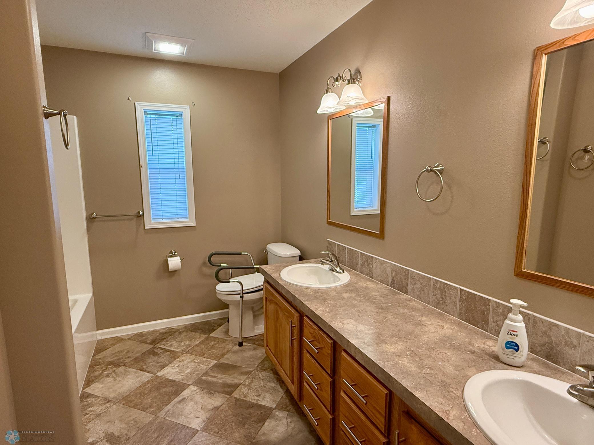 2012 single family home for sale at 511 Jessamine Avenue in Aneta, ND — 3 bed, 1 bath (photo 13 of 21)