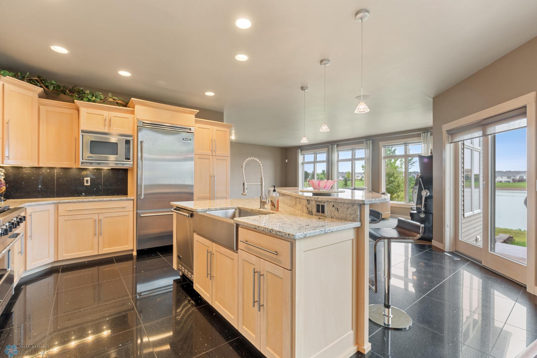 2005 single family home for sale at 1811 7th Street E in West Fargo, ND — 6 bed, 4 bath (photo 18 of 63)
