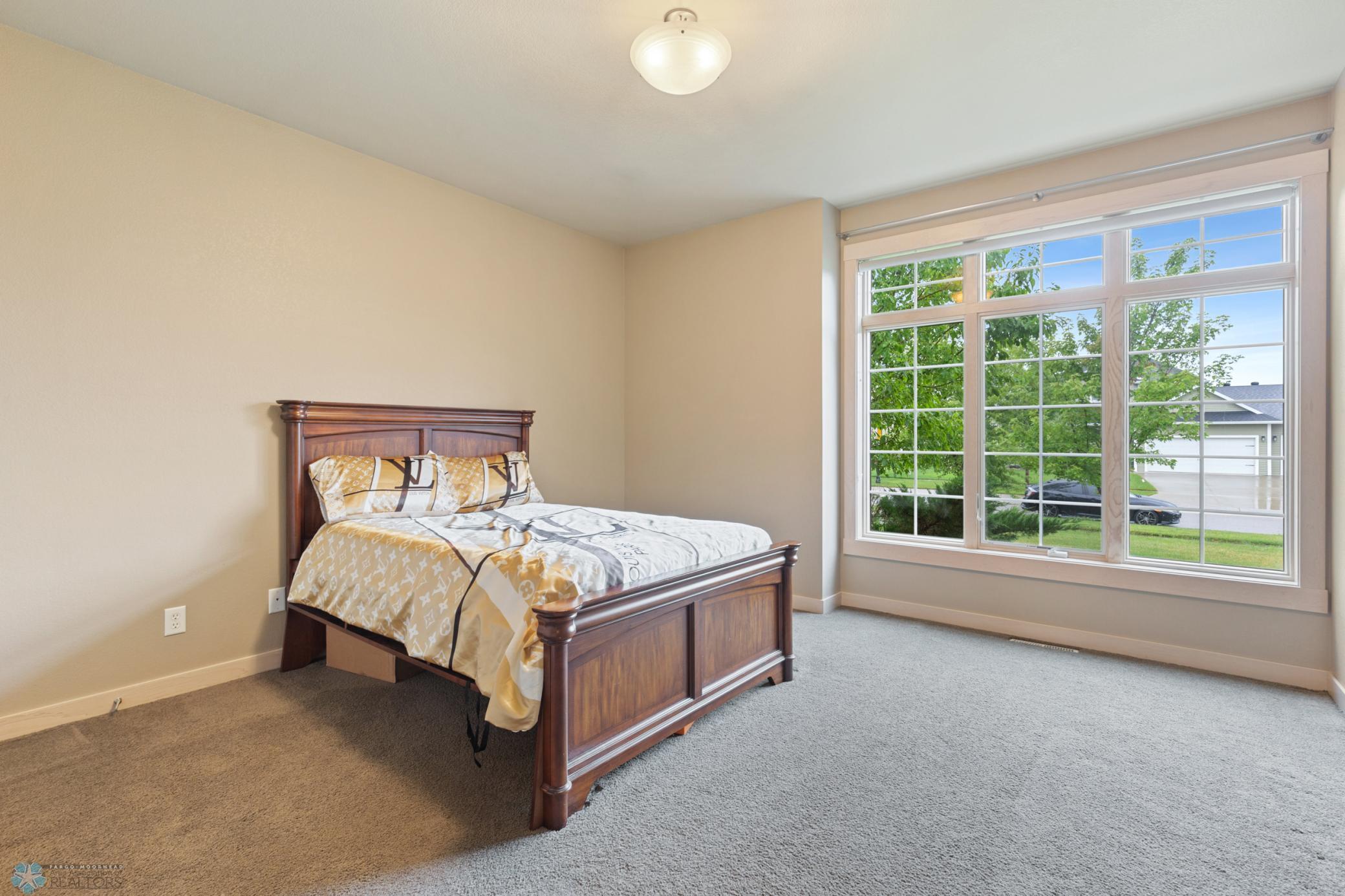 2005 single family home for sale at 1811 7th Street E in West Fargo, ND — 6 bed, 4 bath (photo 31 of 63)