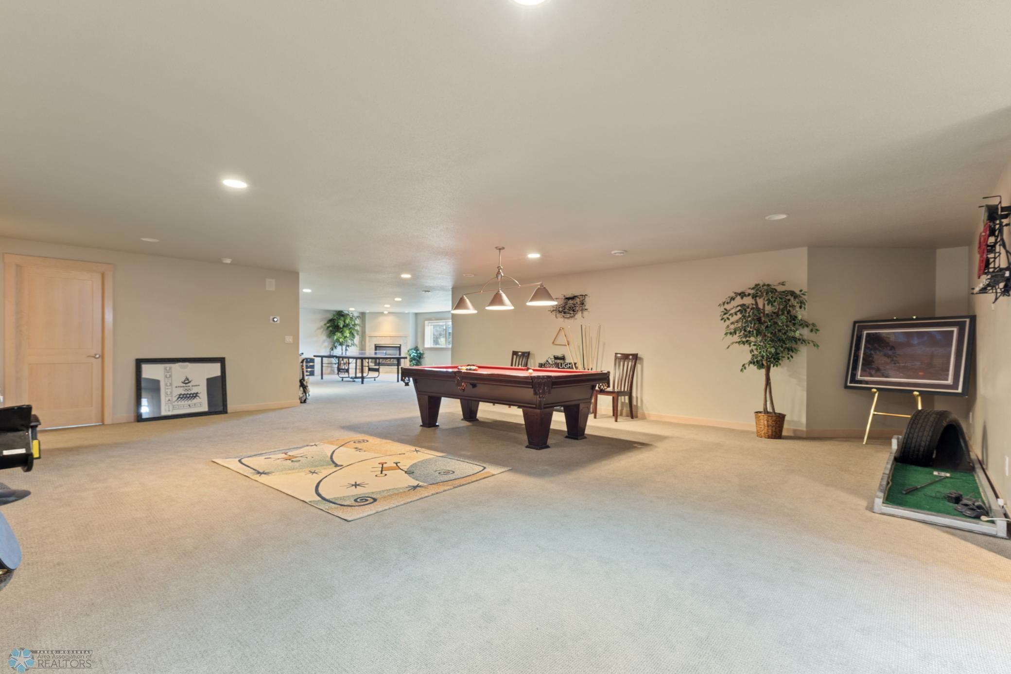 2005 single family home for sale at 1811 7th Street E in West Fargo, ND — 6 bed, 4 bath (photo 35 of 63)