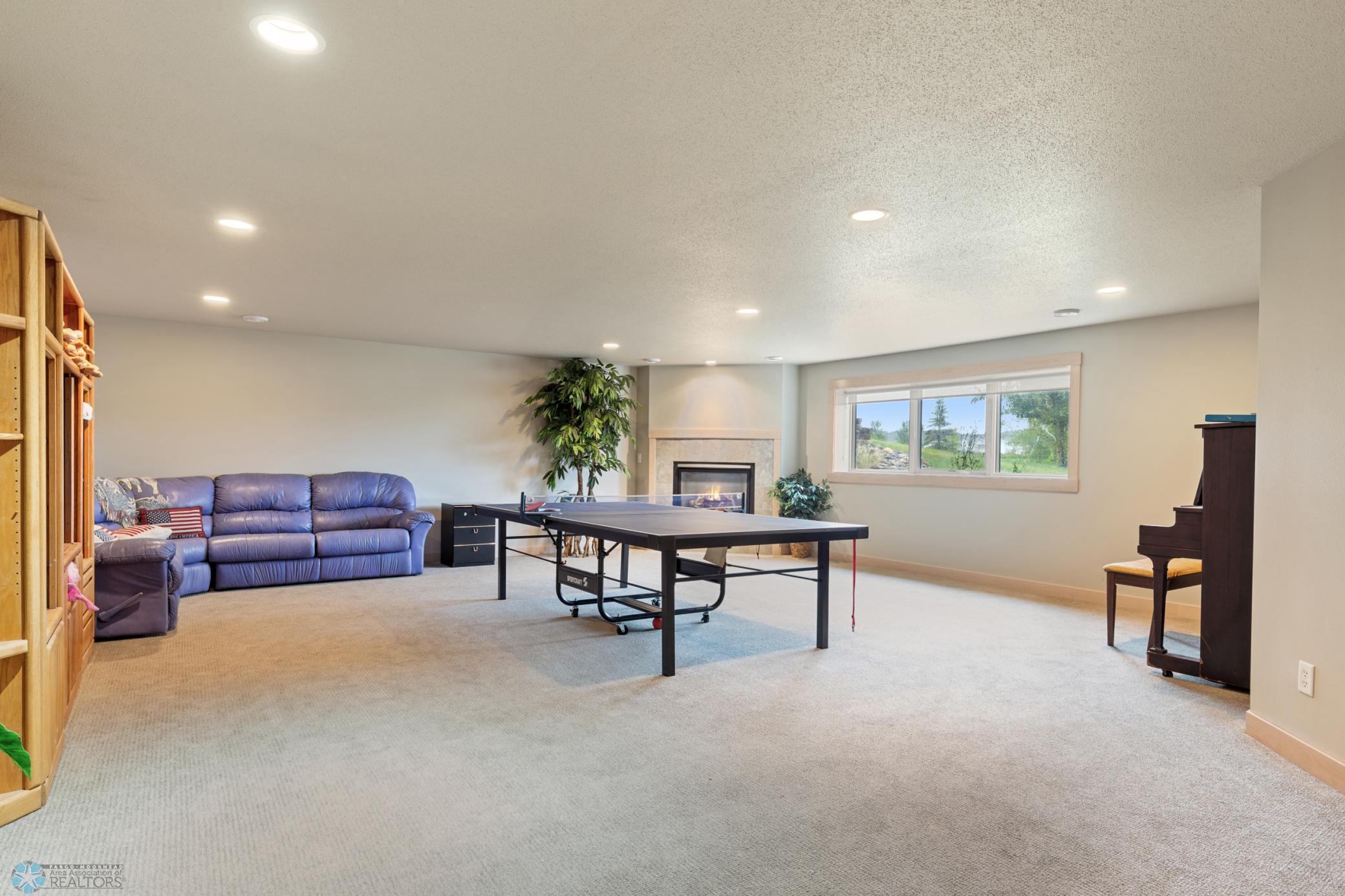 2005 single family home for sale at 1811 7th Street E in West Fargo, ND — 6 bed, 4 bath (photo 37 of 63)