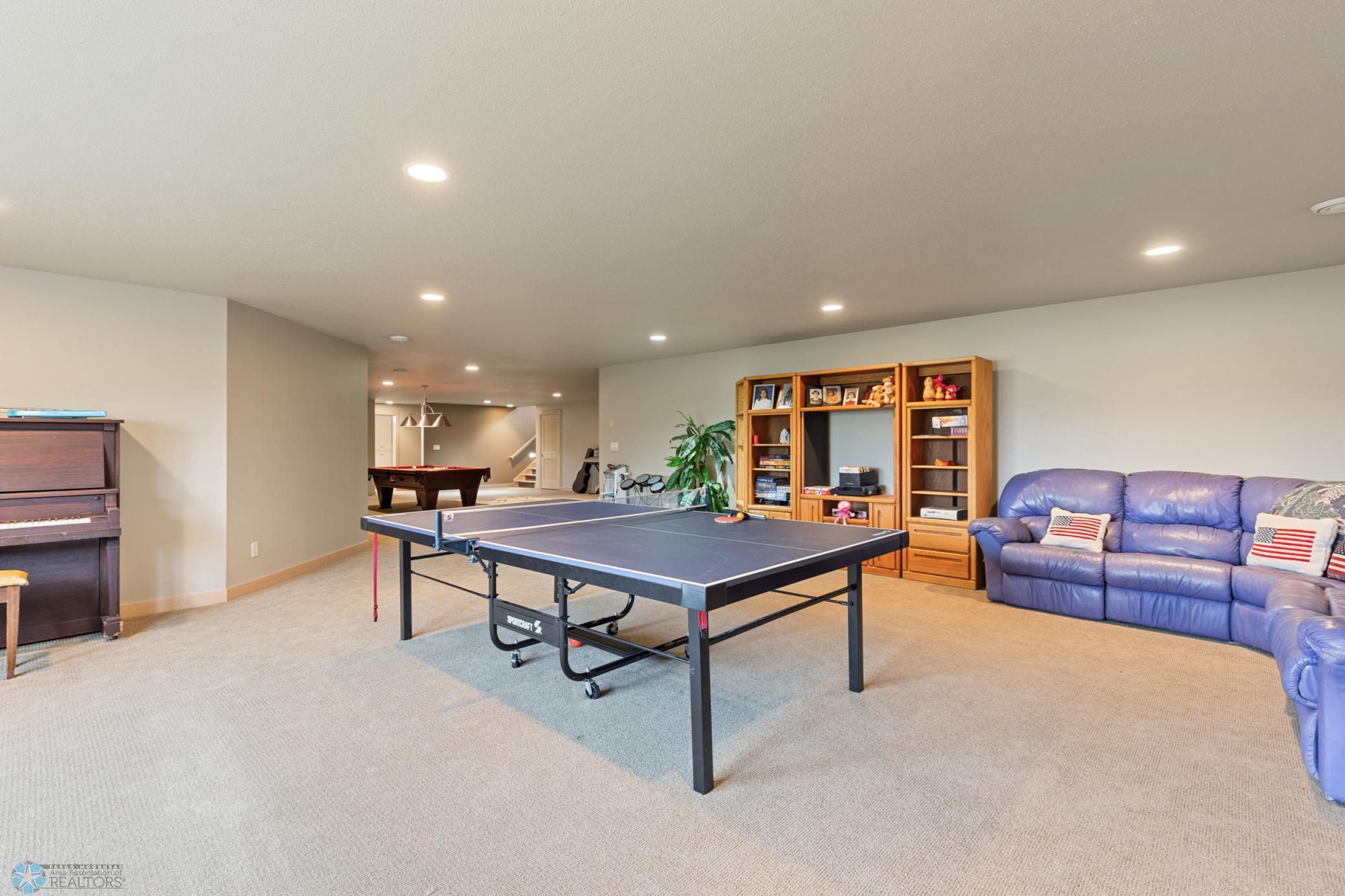 2005 single family home for sale at 1811 7th Street E in West Fargo, ND — 6 bed, 4 bath (photo 39 of 63)