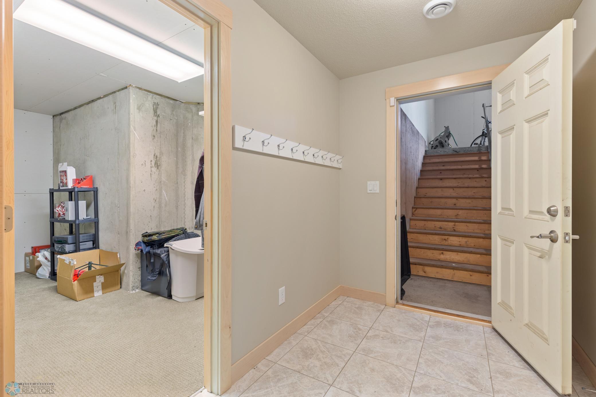 2005 single family home for sale at 1811 7th Street E in West Fargo, ND — 6 bed, 4 bath (photo 46 of 63)