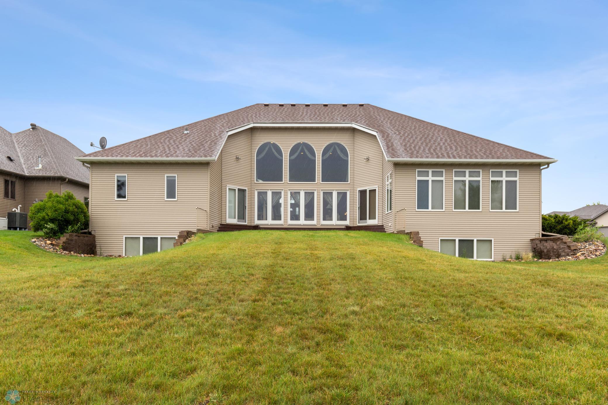 2005 single family home for sale at 1811 7th Street E in West Fargo, ND — 6 bed, 4 bath (photo 51 of 63)