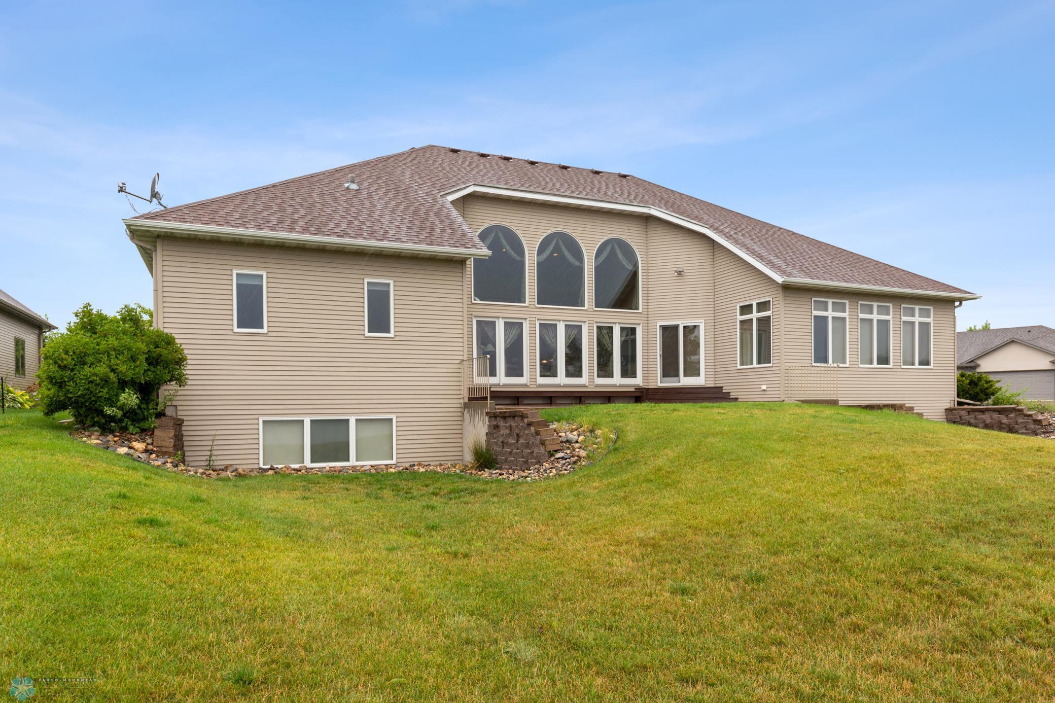 2005 single family home for sale at 1811 7th Street E in West Fargo, ND — 6 bed, 4 bath (photo 52 of 63)