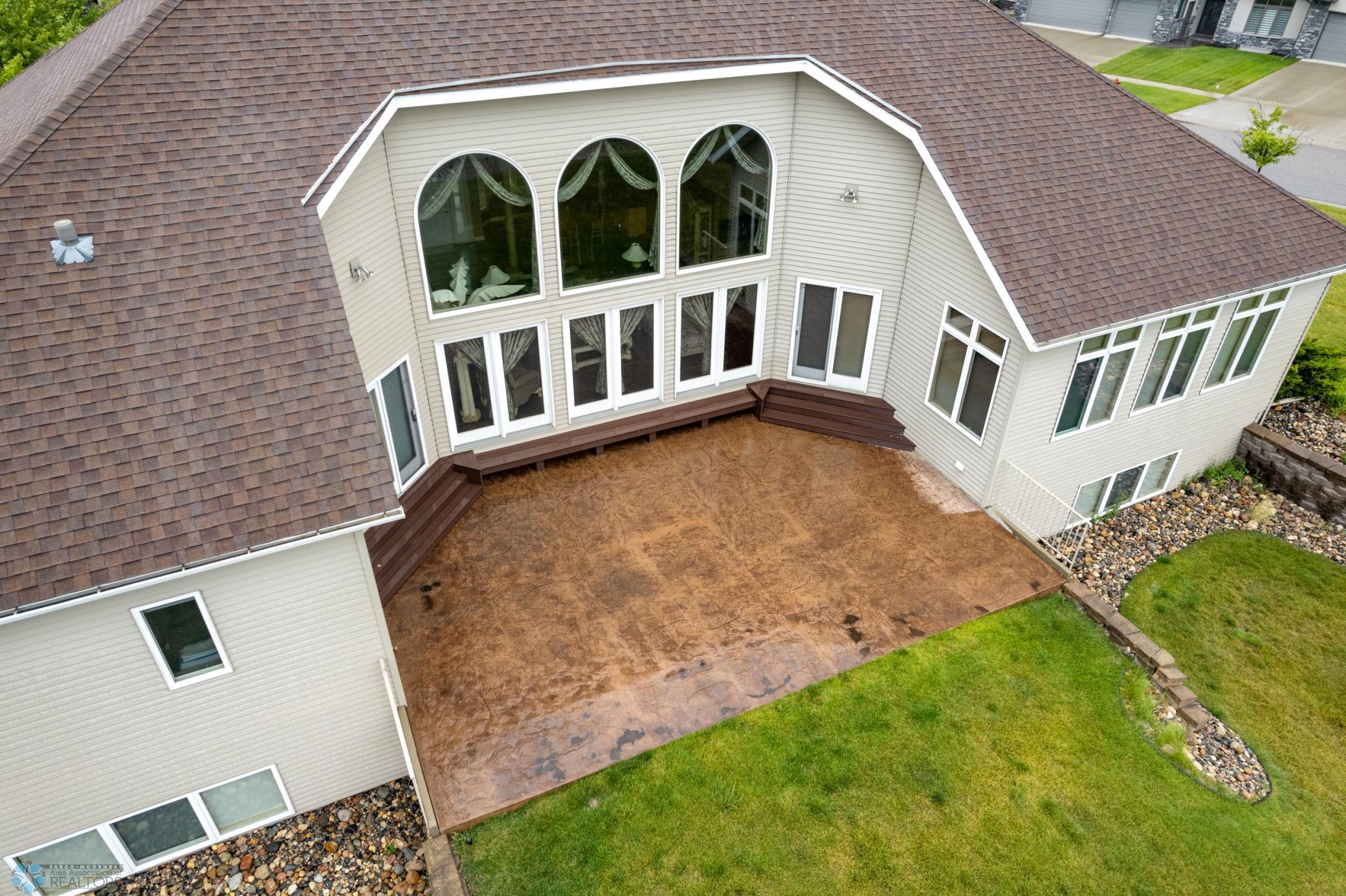 2005 single family home for sale at 1811 7th Street E in West Fargo, ND — 6 bed, 4 bath (photo 58 of 63)