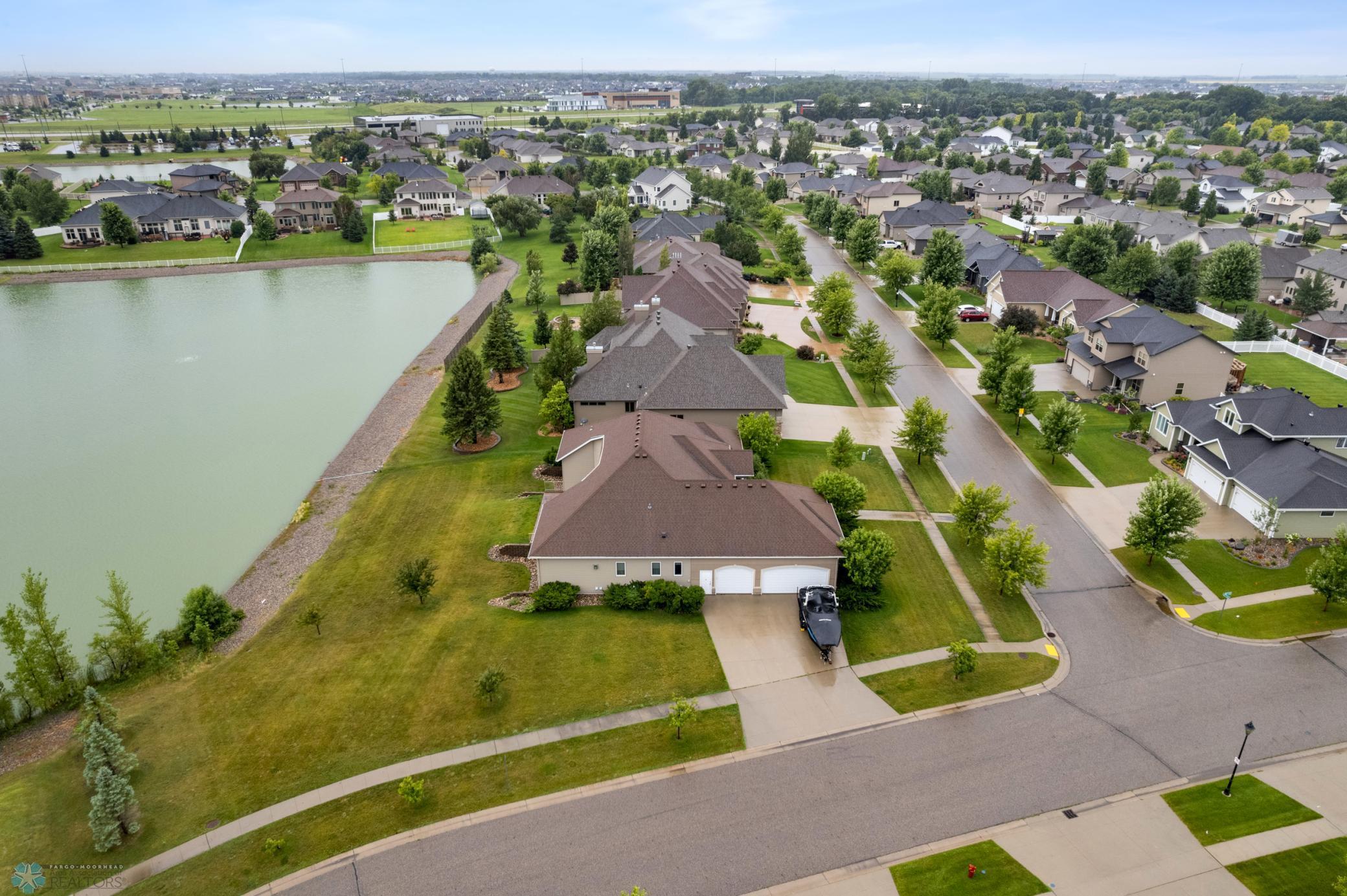 2005 single family home for sale at 1811 7th Street E in West Fargo, ND — 6 bed, 4 bath (photo 60 of 63)