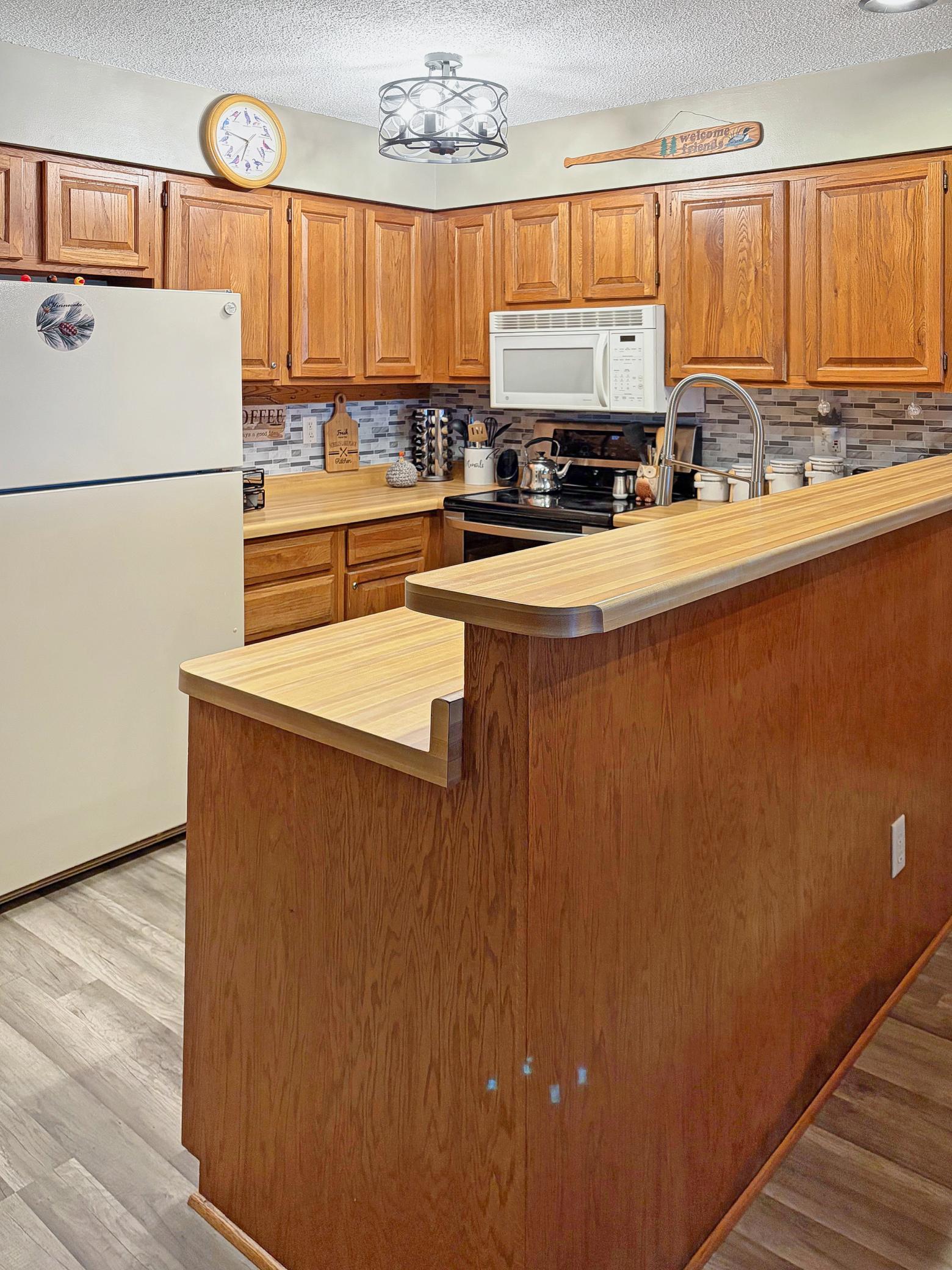 1980 townhouse for sale at 21780 442nd Place, Unit 210 in Aitkin, MN — 2 bed, 2 bath (photo 4 of 38)