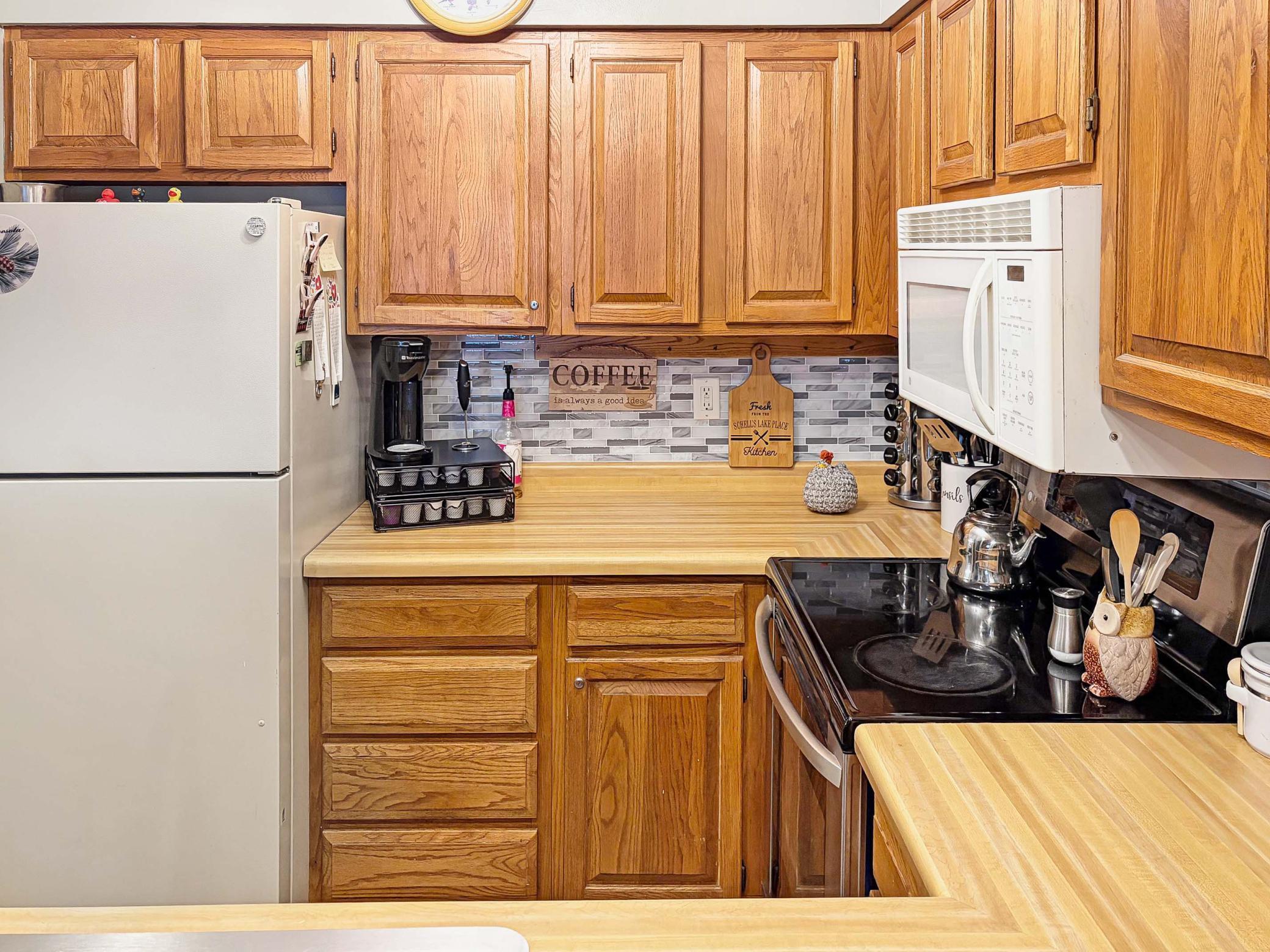 1980 townhouse for sale at 21780 442nd Place, Unit 210 in Aitkin, MN — 2 bed, 2 bath (photo 5 of 38)