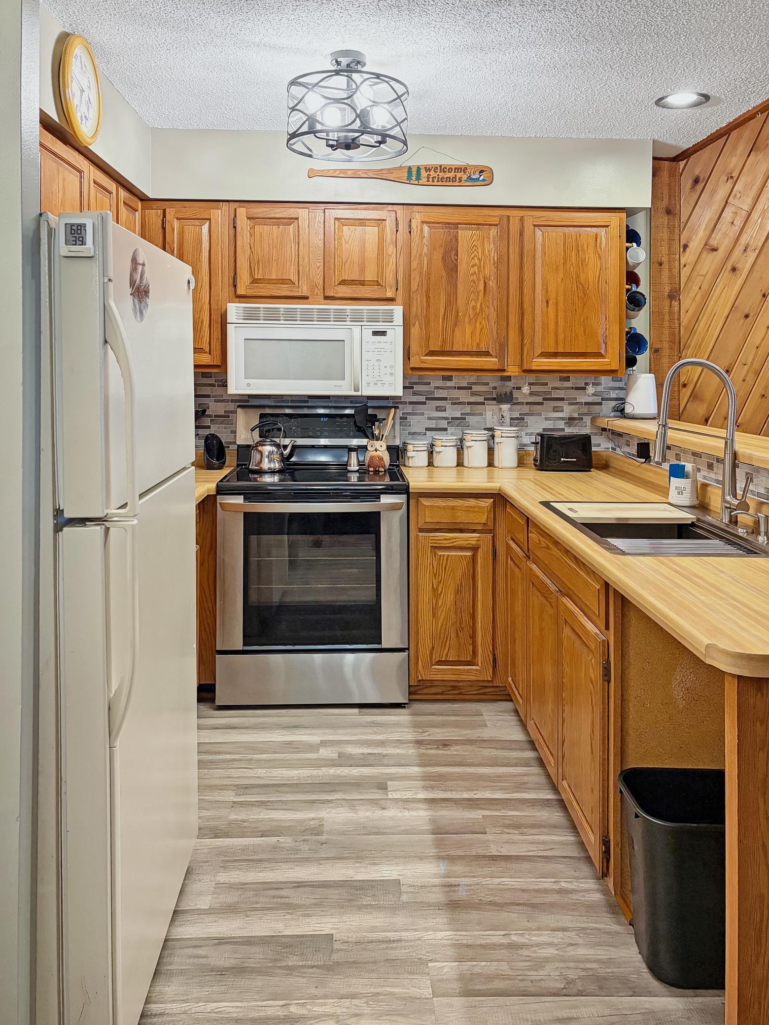 1980 townhouse for sale at 21780 442nd Place, Unit 210 in Aitkin, MN — 2 bed, 2 bath (photo 6 of 38)