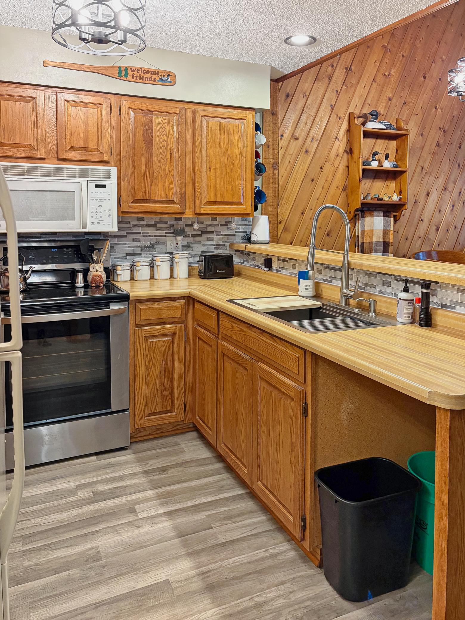 1980 townhouse for sale at 21780 442nd Place, Unit 210 in Aitkin, MN — 2 bed, 2 bath (photo 7 of 38)