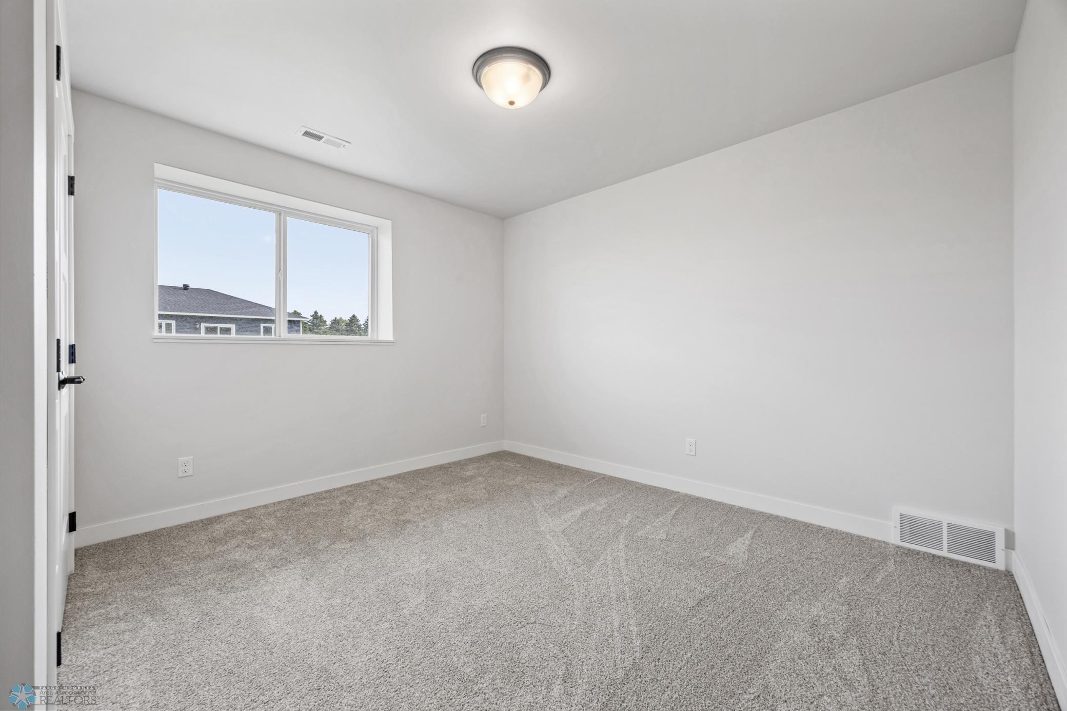 300 Prairie Drive N, Hankinson ND 58041 - Photo 21 of 26