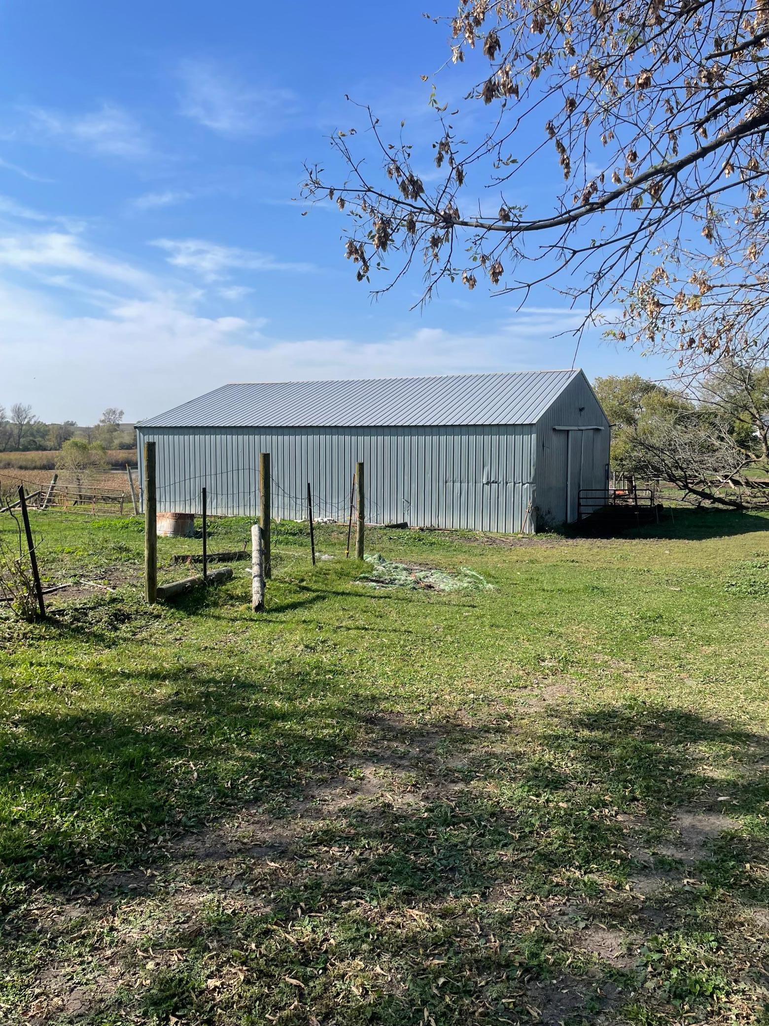 1985 single family home for sale at 833 Sandy Hill Road SW in Hoffman, MN — 4 bed, 2 bath (photo 4 of 26)