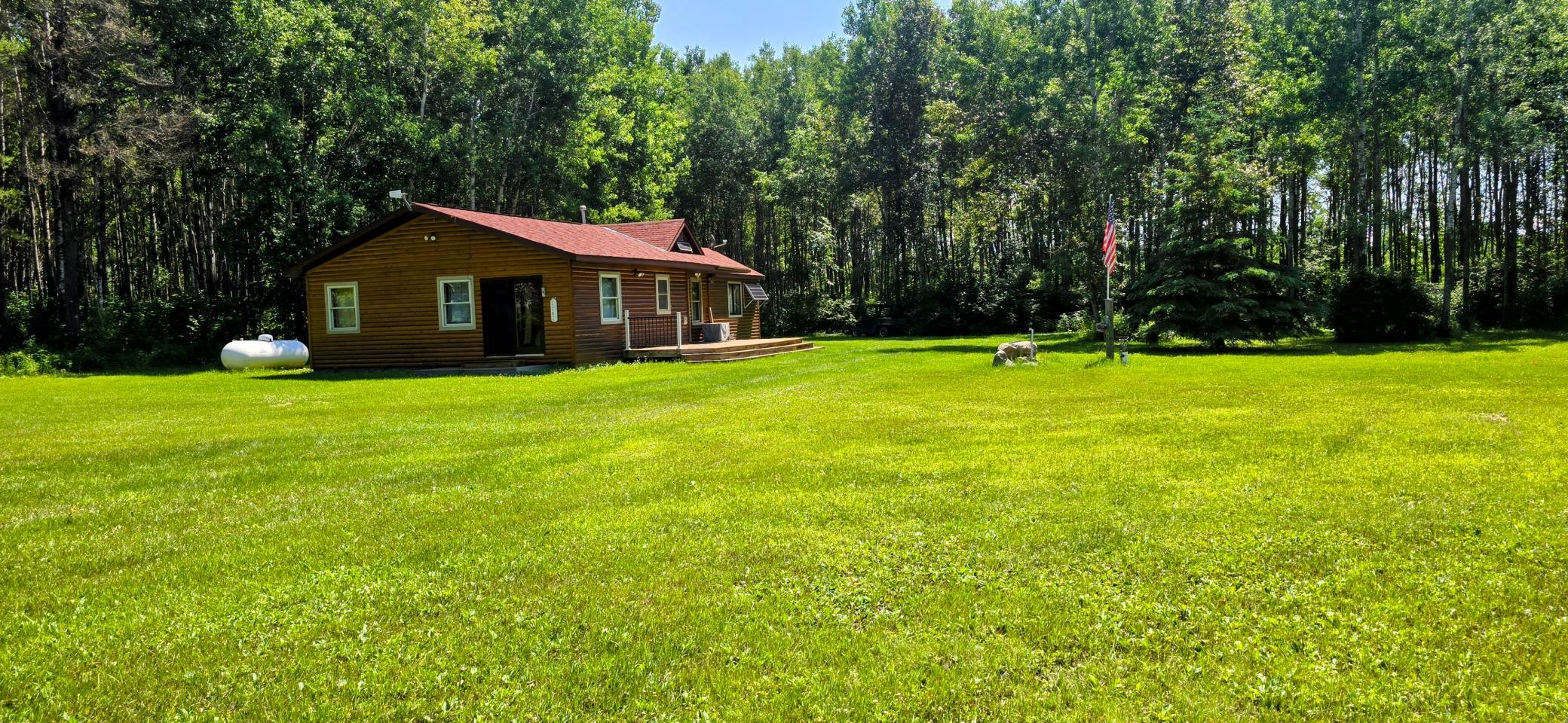 1990 single family home for sale at 2965 Bankton Road SW in Baudette, MN — 2 bed, 1 bath (photo 2 of 36)