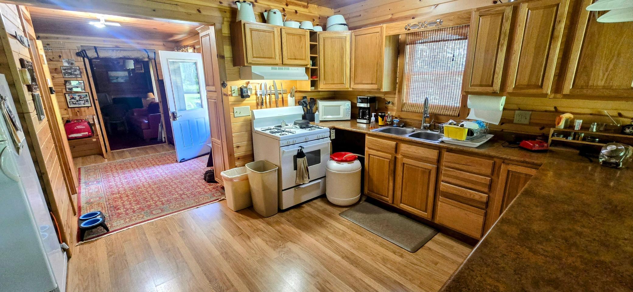 1990 single family home for sale at 2965 Bankton Road SW in Baudette, MN — 2 bed, 1 bath (photo 14 of 36)