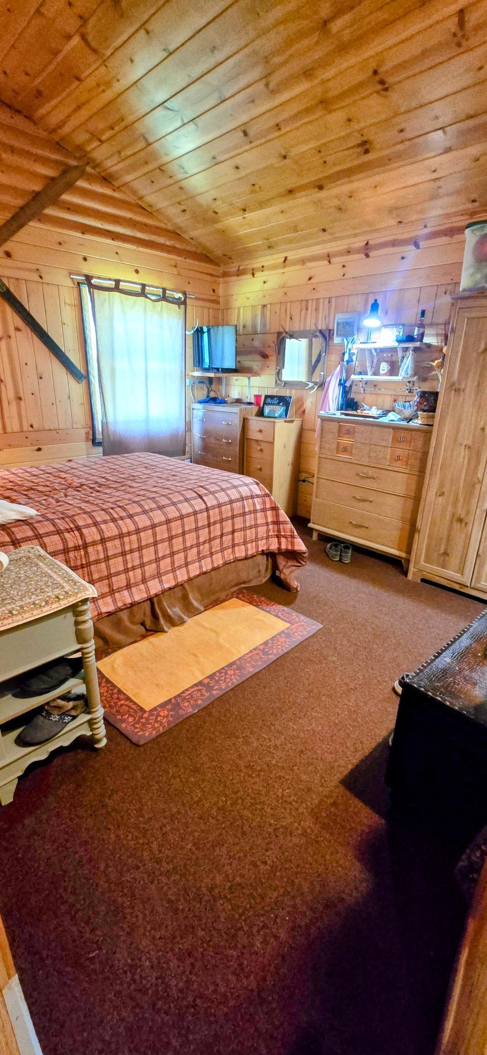 1990 single family home for sale at 2965 Bankton Road SW in Baudette, MN — 2 bed, 1 bath (photo 19 of 36)