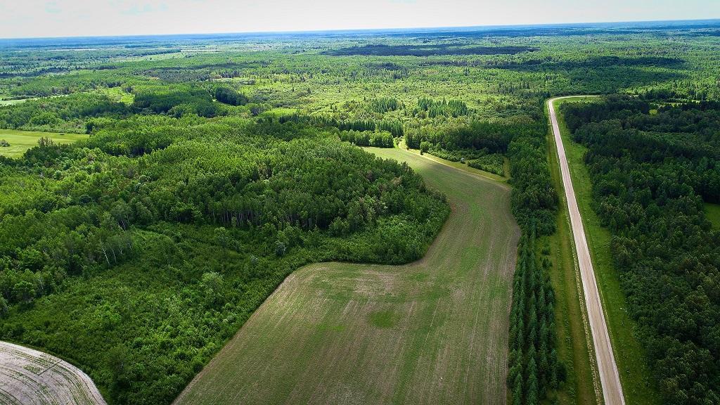 1990 single family home for sale at 2965 Bankton Road SW in Baudette, MN — 2 bed, 1 bath (photo 4 of 36)