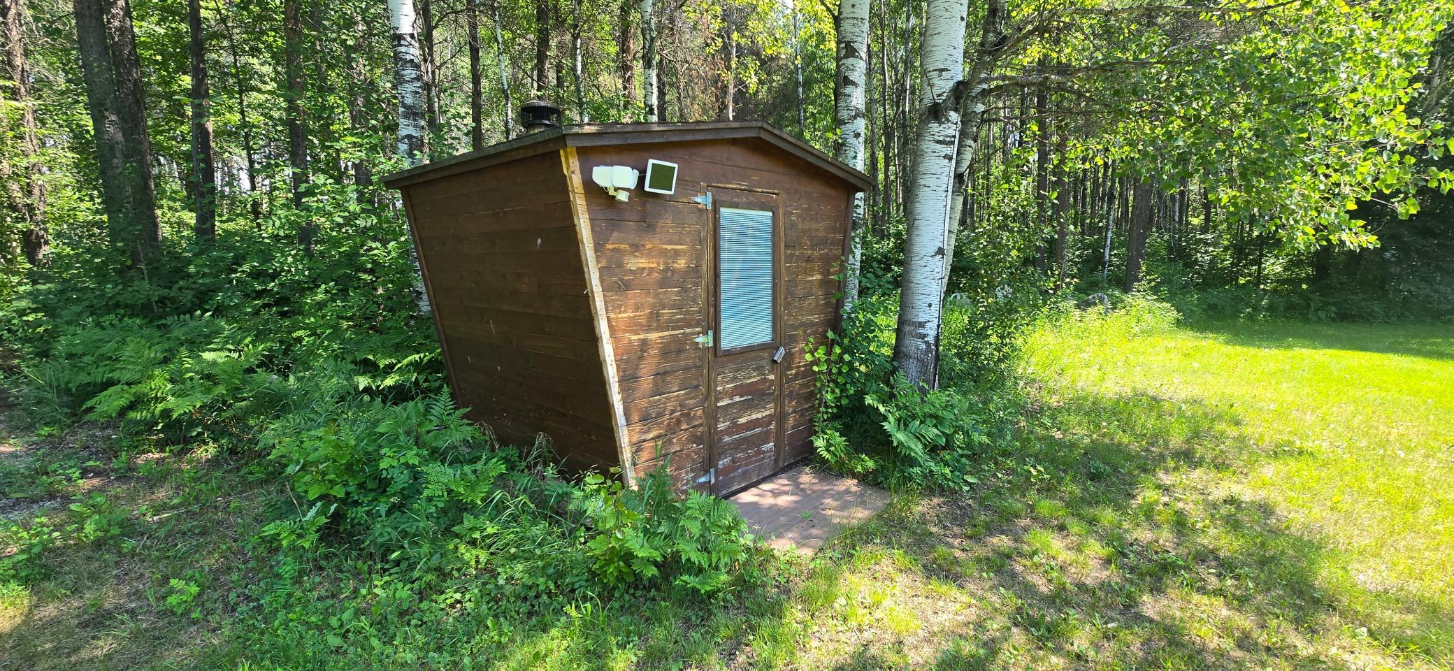 1990 single family home for sale at 2965 Bankton Road SW in Baudette, MN — 2 bed, 1 bath (photo 10 of 36)