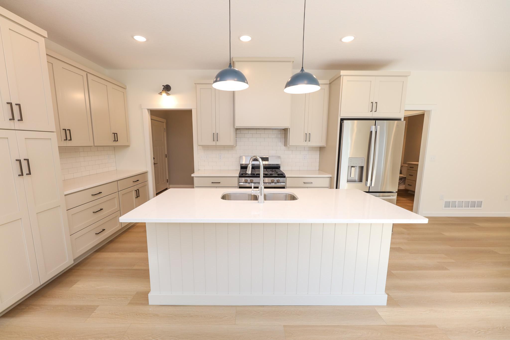 2025 home for sale at 116 N Quincy Street in Alexandria, MN — 2 bed, 2 bath (photo 4 of 30)