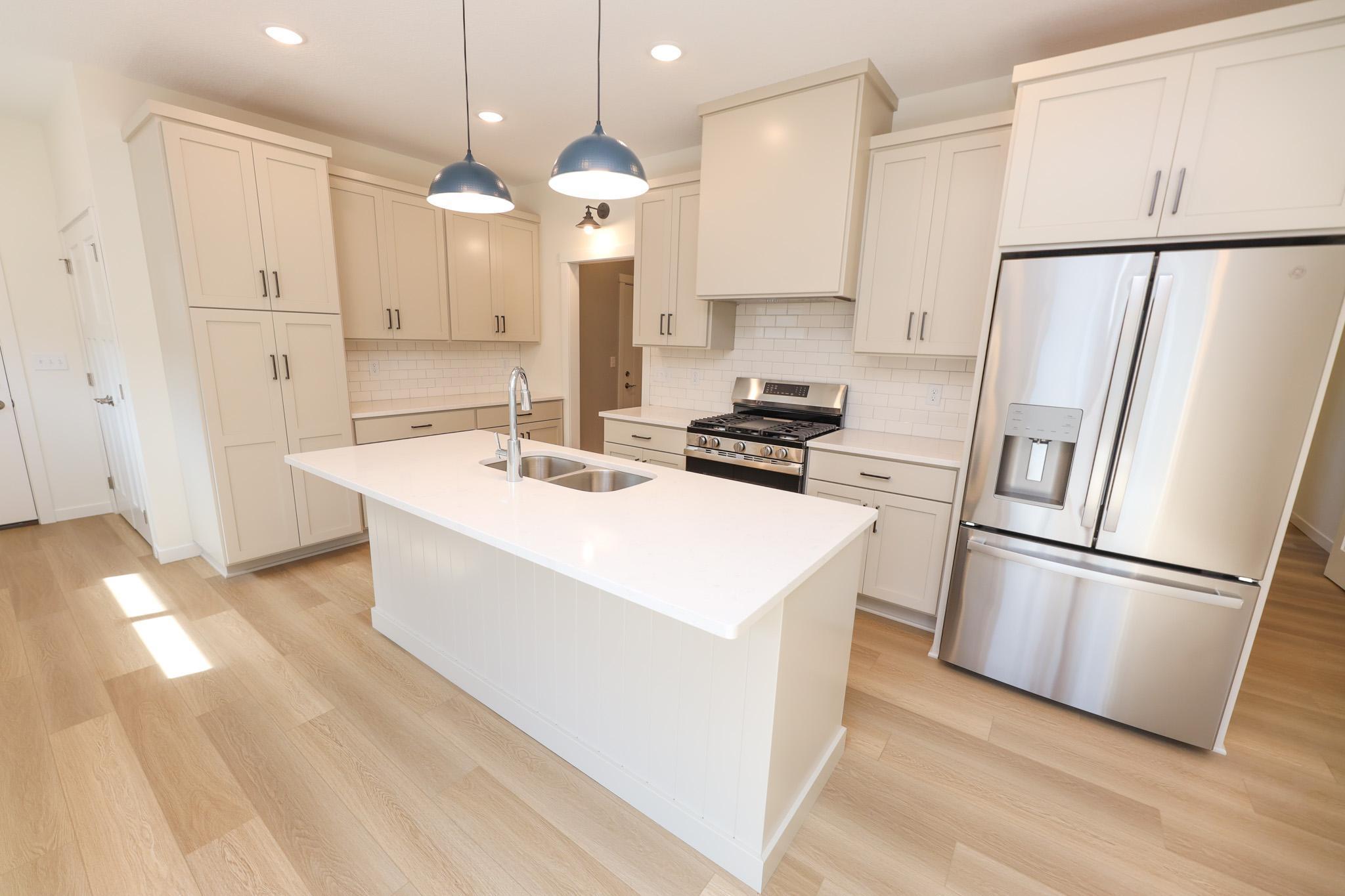 2025 home for sale at 116 N Quincy Street in Alexandria, MN — 2 bed, 2 bath (photo 5 of 30)
