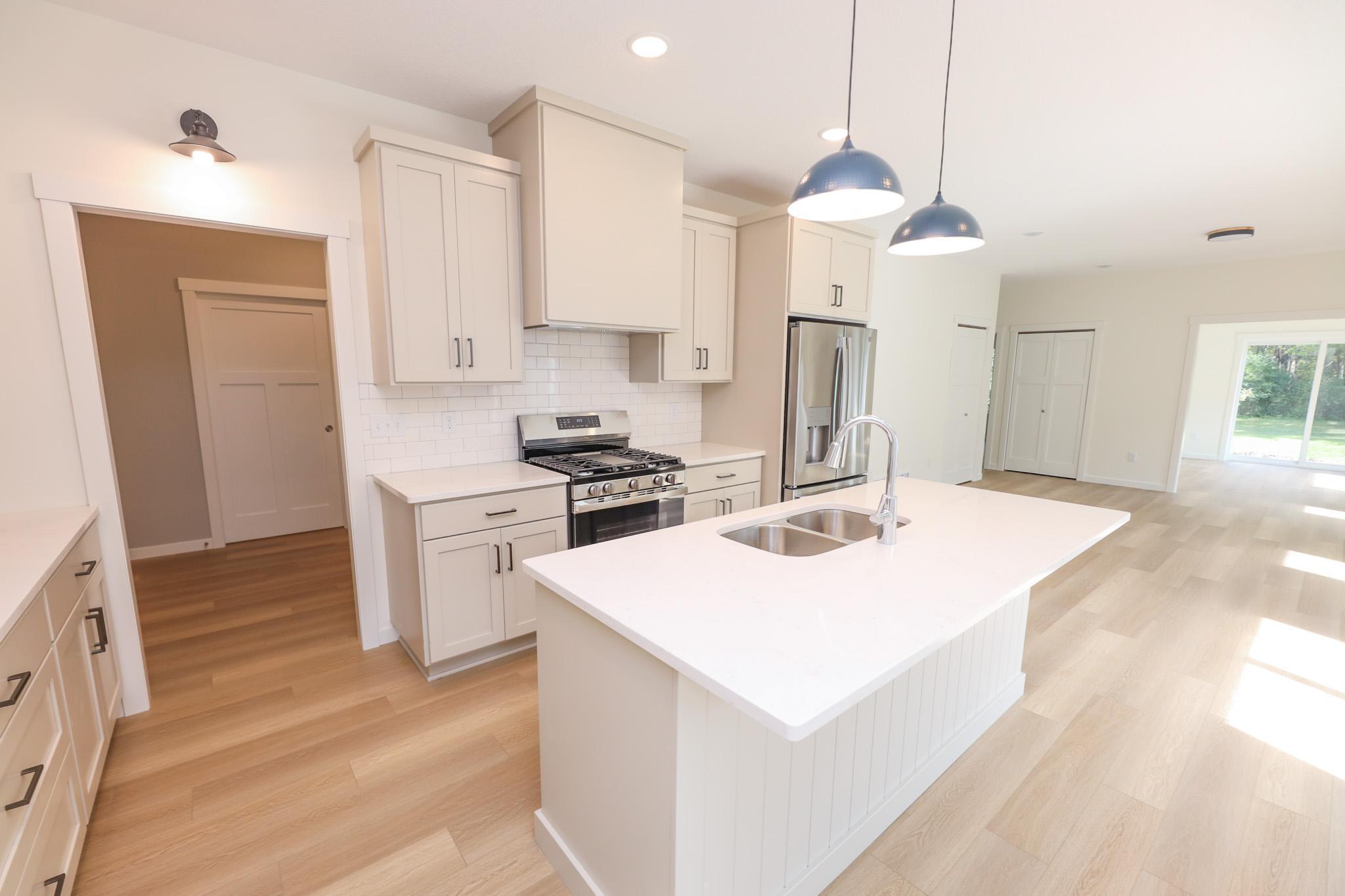 2025 home for sale at 116 N Quincy Street in Alexandria, MN — 2 bed, 2 bath (photo 6 of 30)