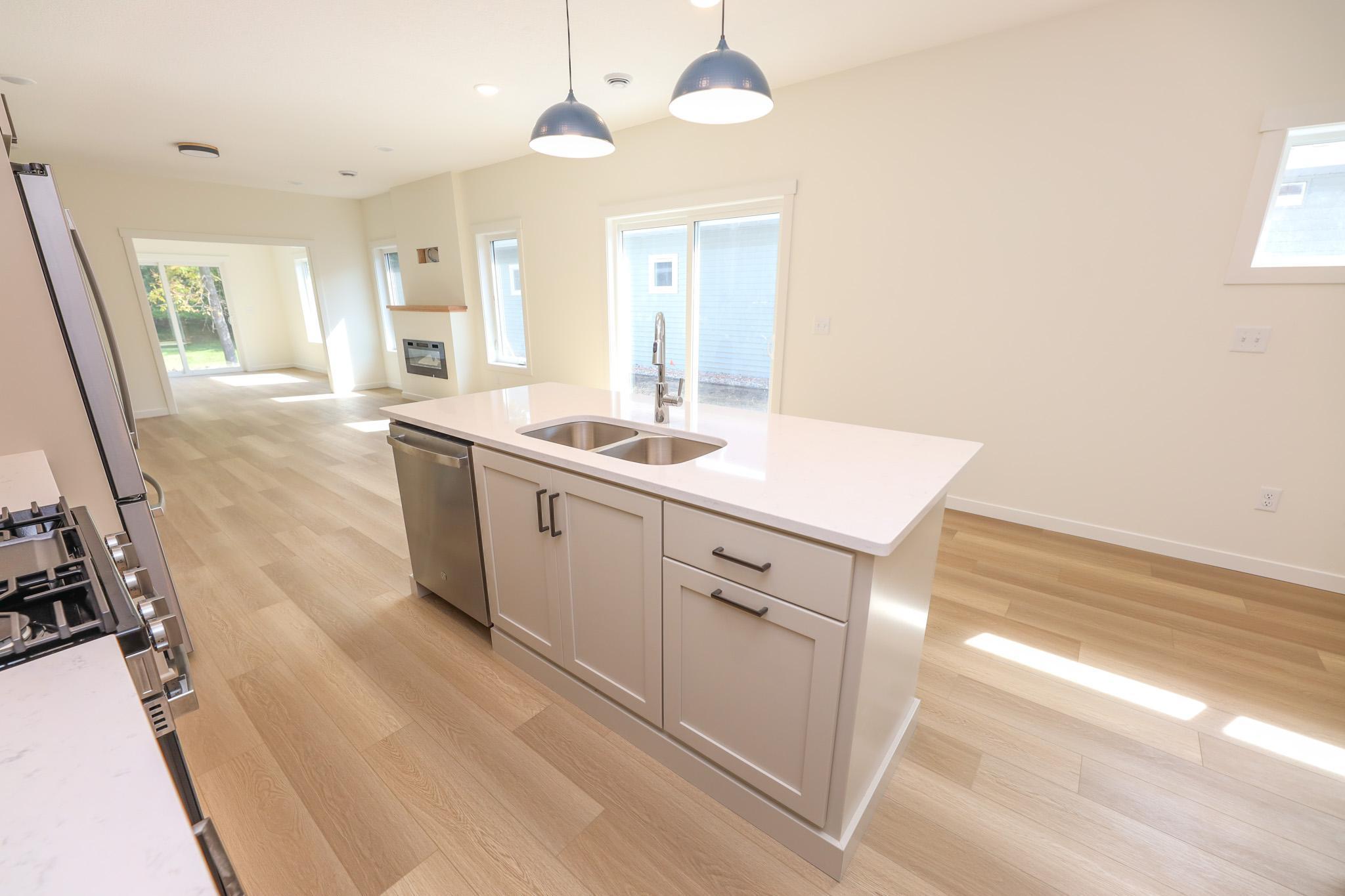 2025 home for sale at 116 N Quincy Street in Alexandria, MN — 2 bed, 2 bath (photo 8 of 30)