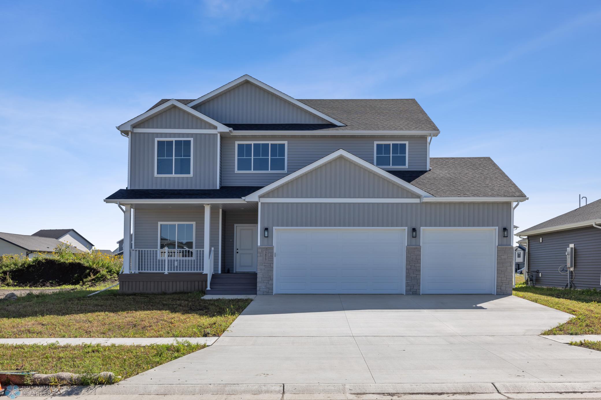2025 single family home for sale at 603 Lorraine Way in Colfax, ND — 4 bed, 3 bath (photo 2 of 29)
