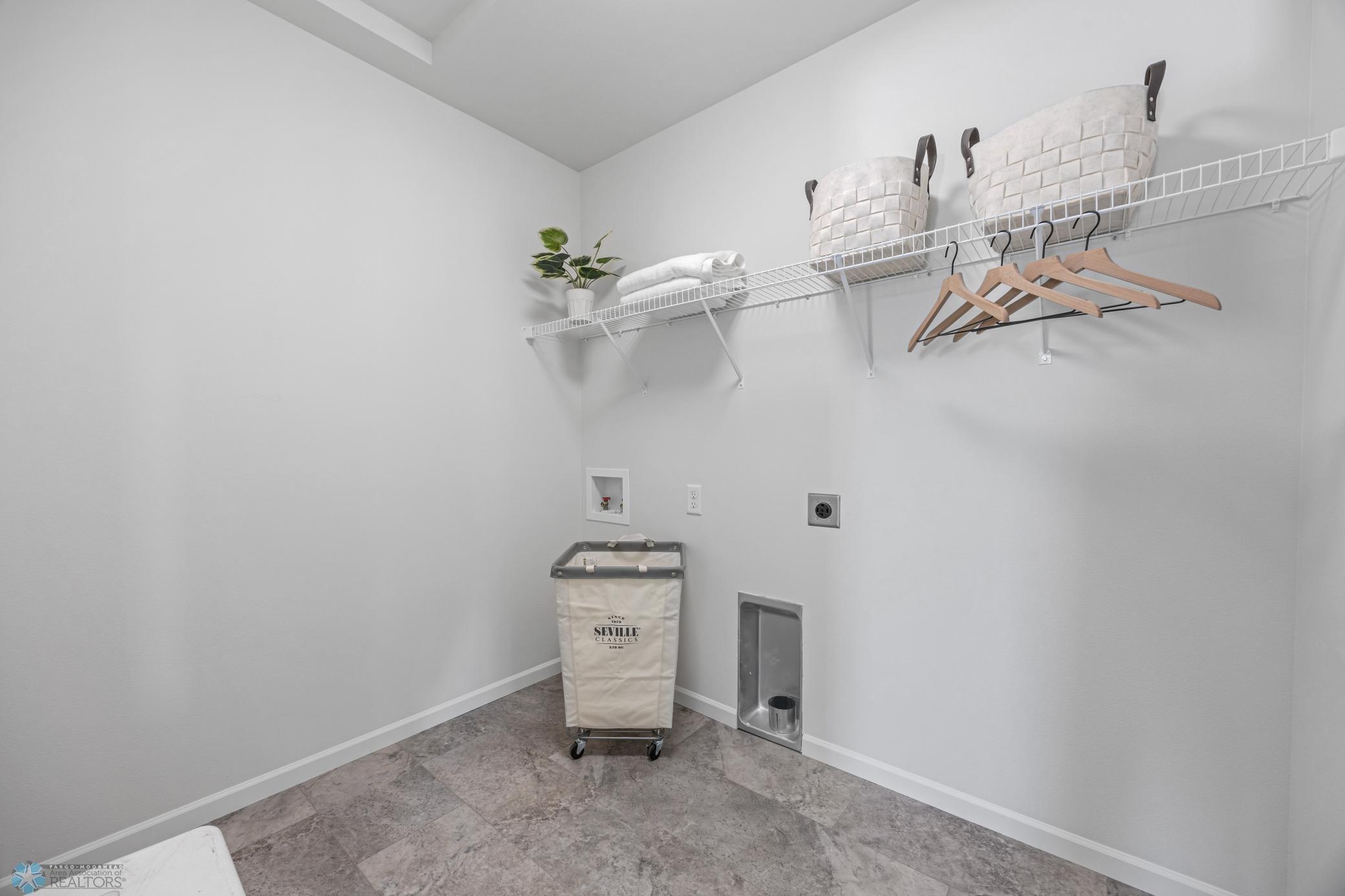 2025 single family home for sale at 603 Lorraine Way in Colfax, ND — 4 bed, 3 bath (photo 23 of 29)