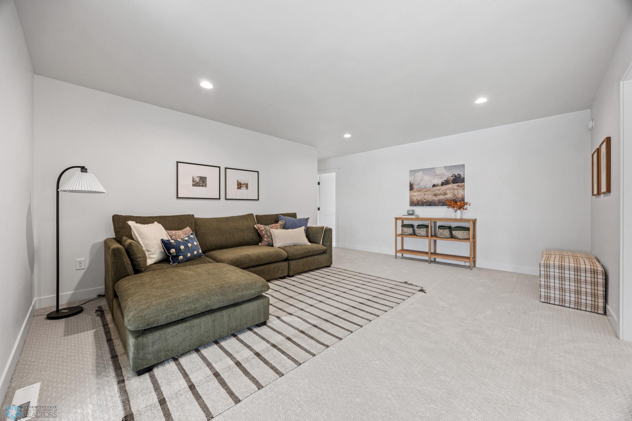 2025 single family home for sale at 605 Lorraine Way in Colfax, ND — 5 bed, 3 bath (photo 31 of 55)
