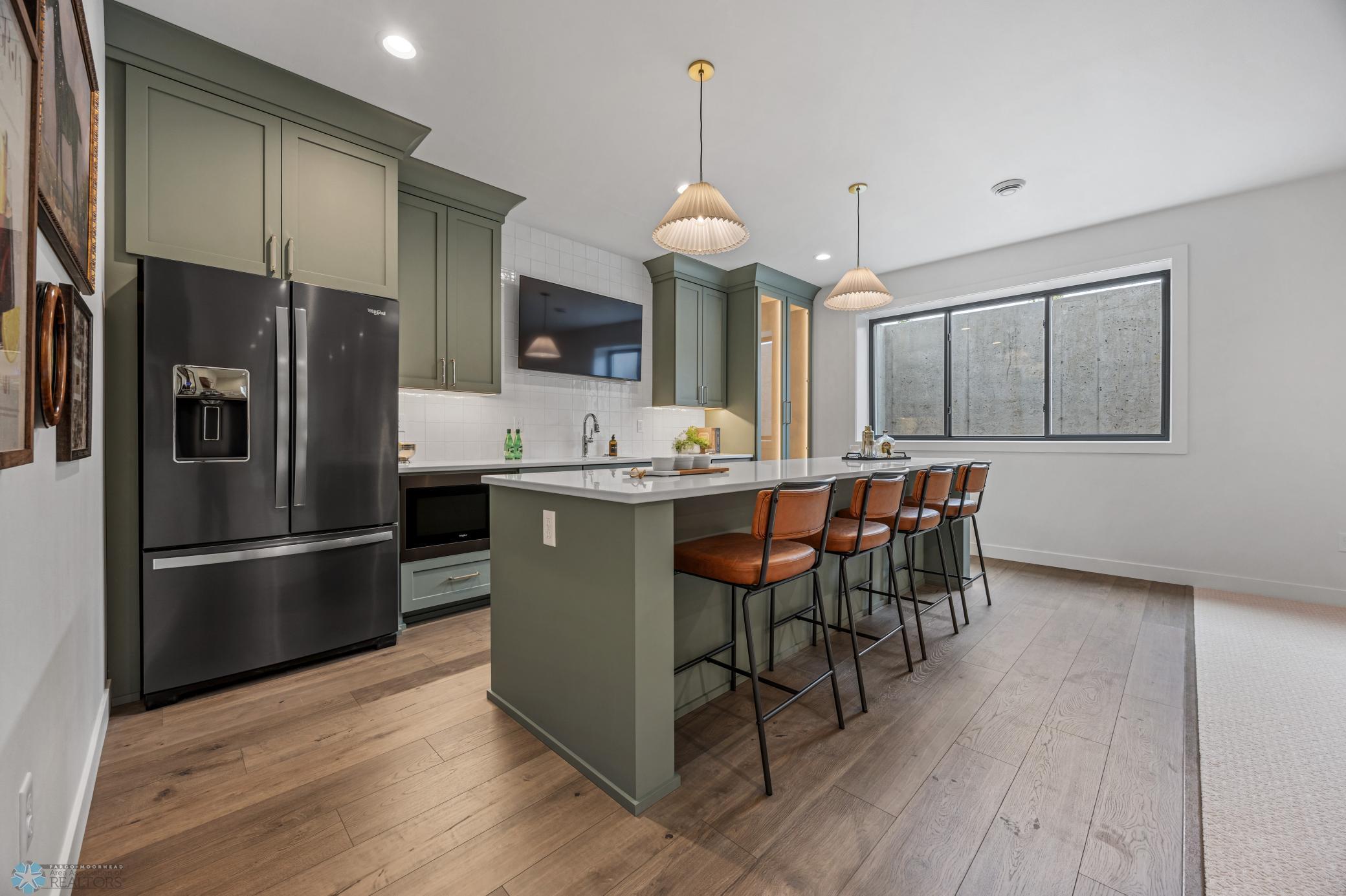 2025 single family home for sale at 605 Lorraine Way in Colfax, ND — 5 bed, 3 bath (photo 44 of 55)