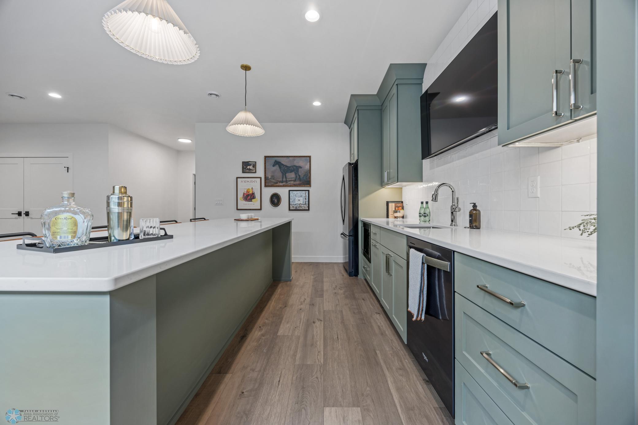 2025 single family home for sale at 605 Lorraine Way in Colfax, ND — 5 bed, 3 bath (photo 46 of 55)